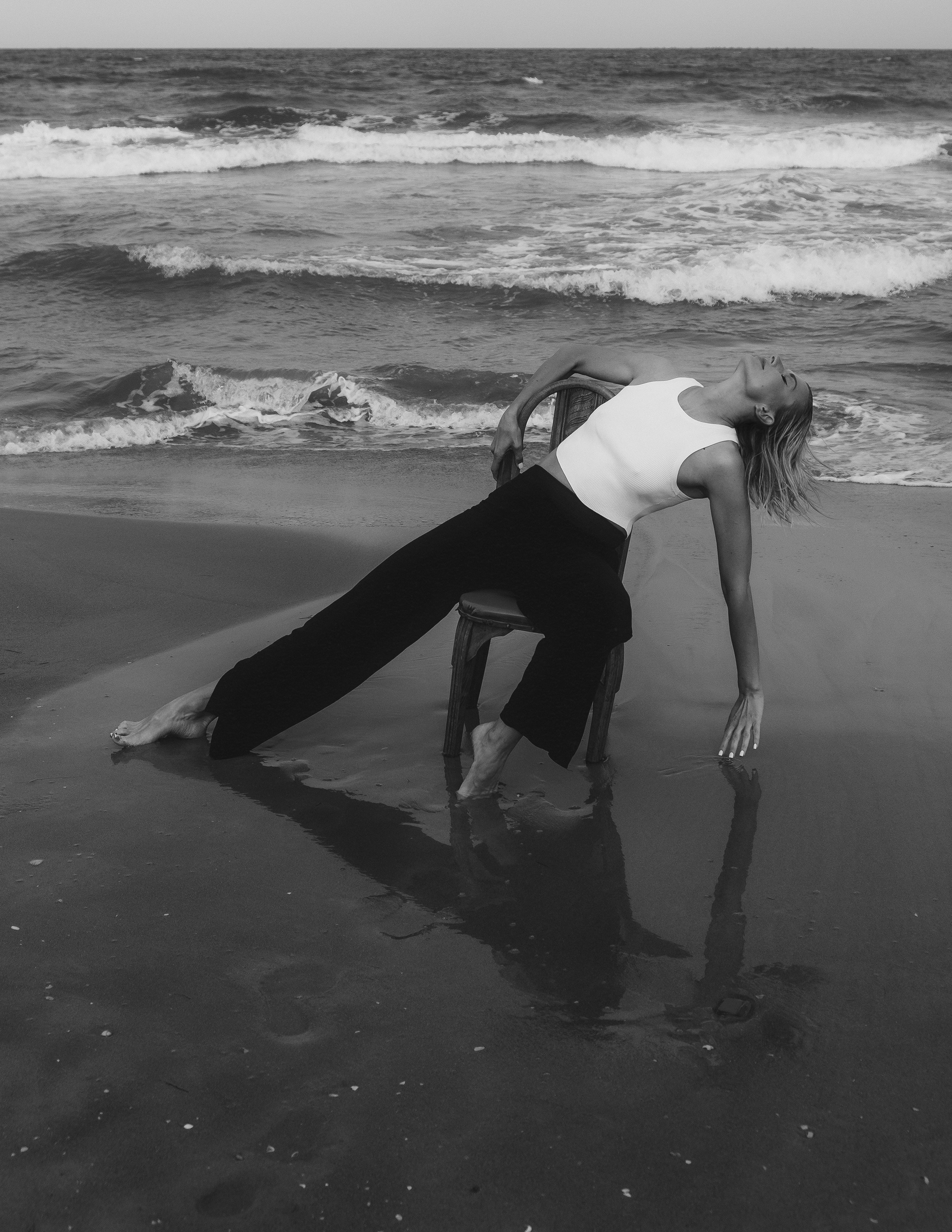 Портретная фотосессия на пляже Торревьехи на закате — атмосферные кадры для портфолио — Фотограф Андрей Луковников