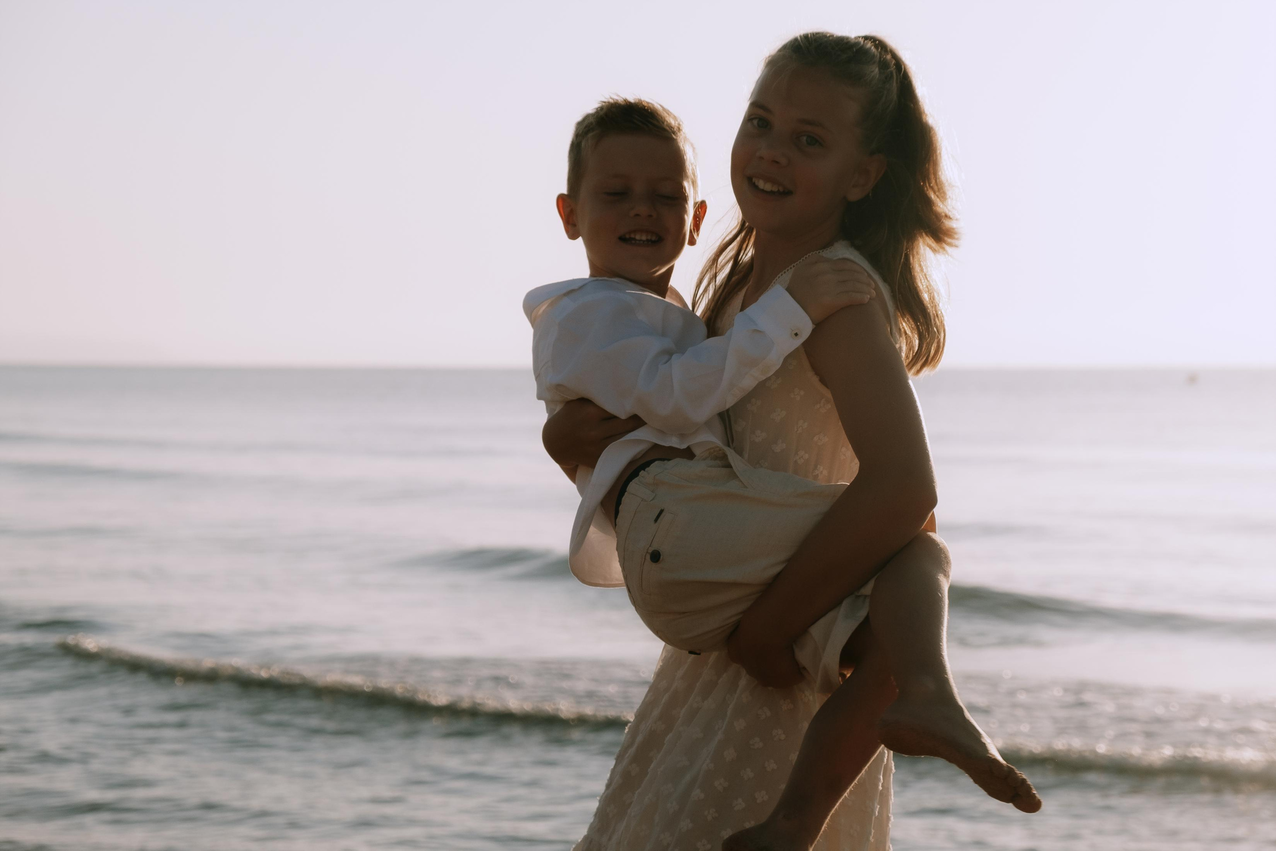 Big Family Photoshoot on the Beach in Spain — Family Photographer in Torrevieja, Alicante