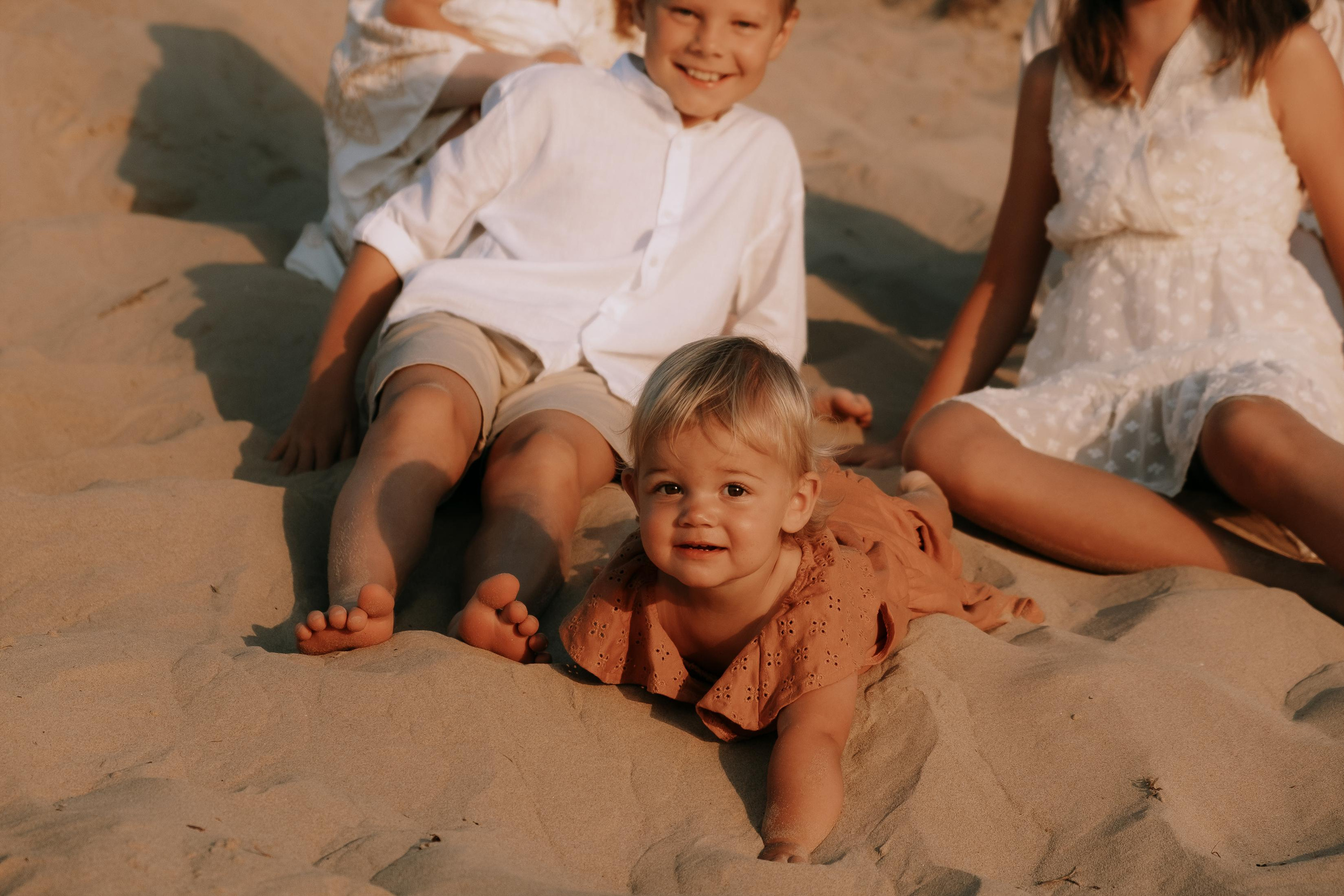 Big Family Photoshoot on the Beach in Spain — Family Photographer in Torrevieja, Alicante