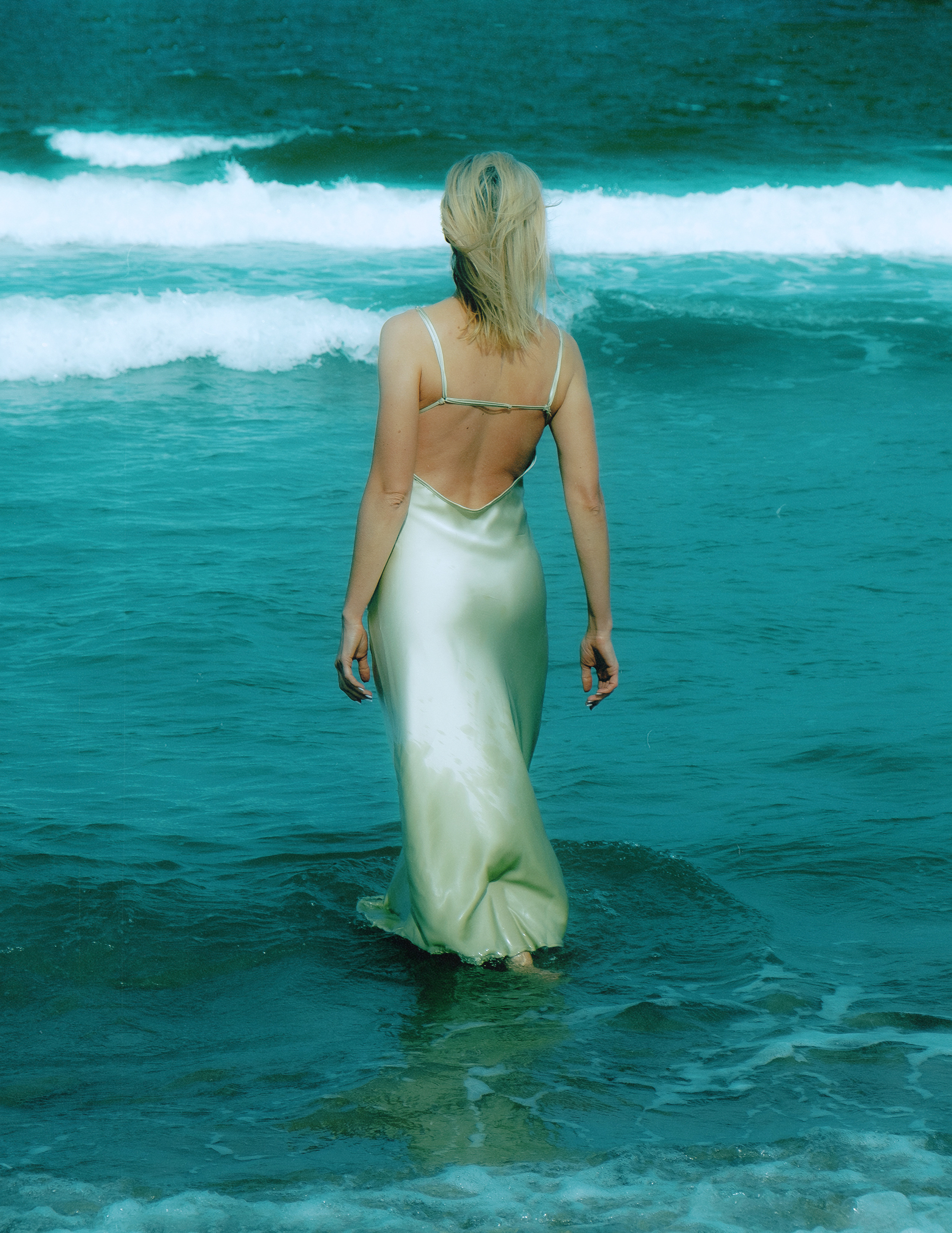 Atmospheric and tender photoshoot in the dunes of Guardamar — Portrait photographer in Spain