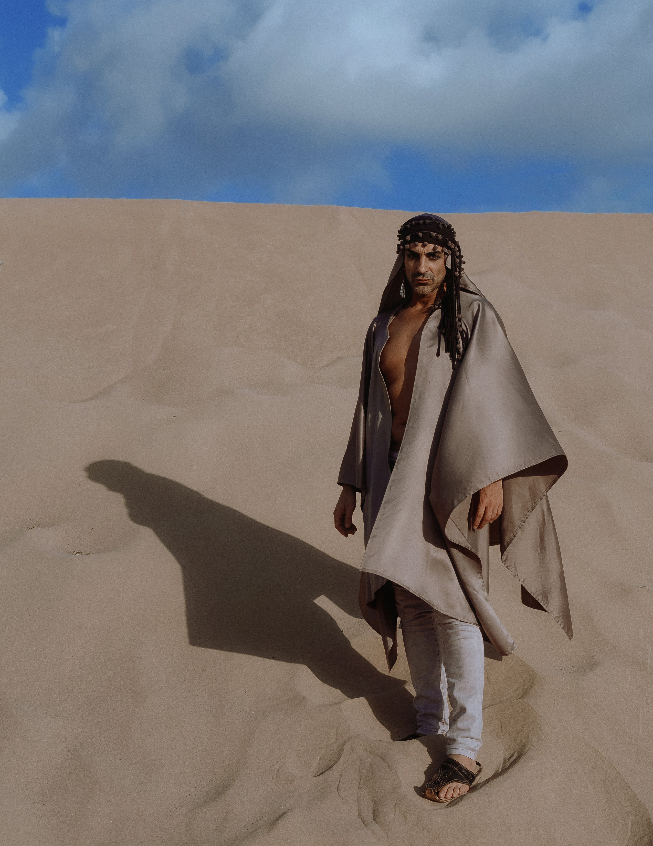 Портфолио-фотосессия в дюнах Аликанте — креативные образы и уникальные наряды от дизайнера — Фотограф Андрей Луковников
