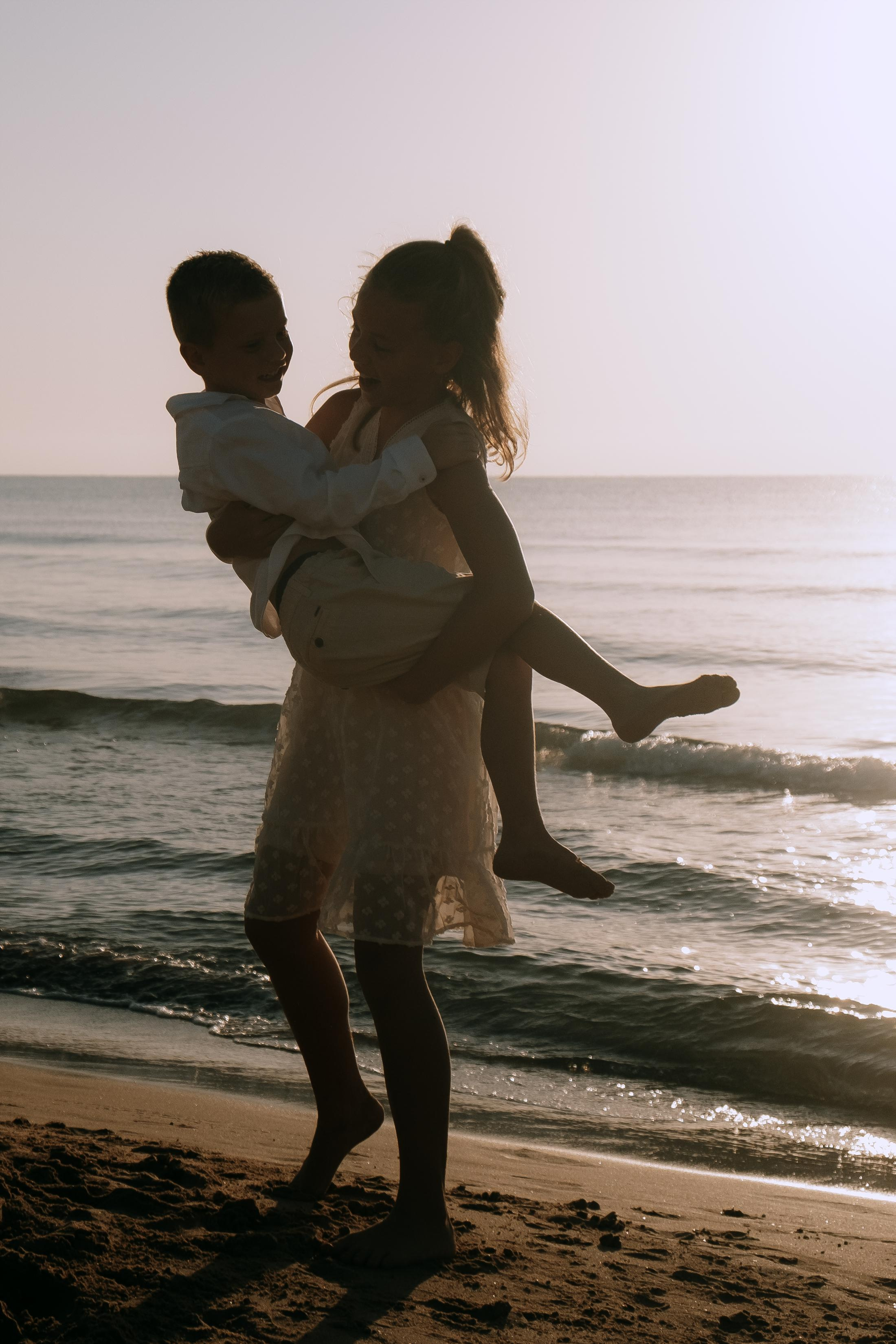 Big Family Photoshoot on the Beach in Spain — Family Photographer in Torrevieja, Alicante