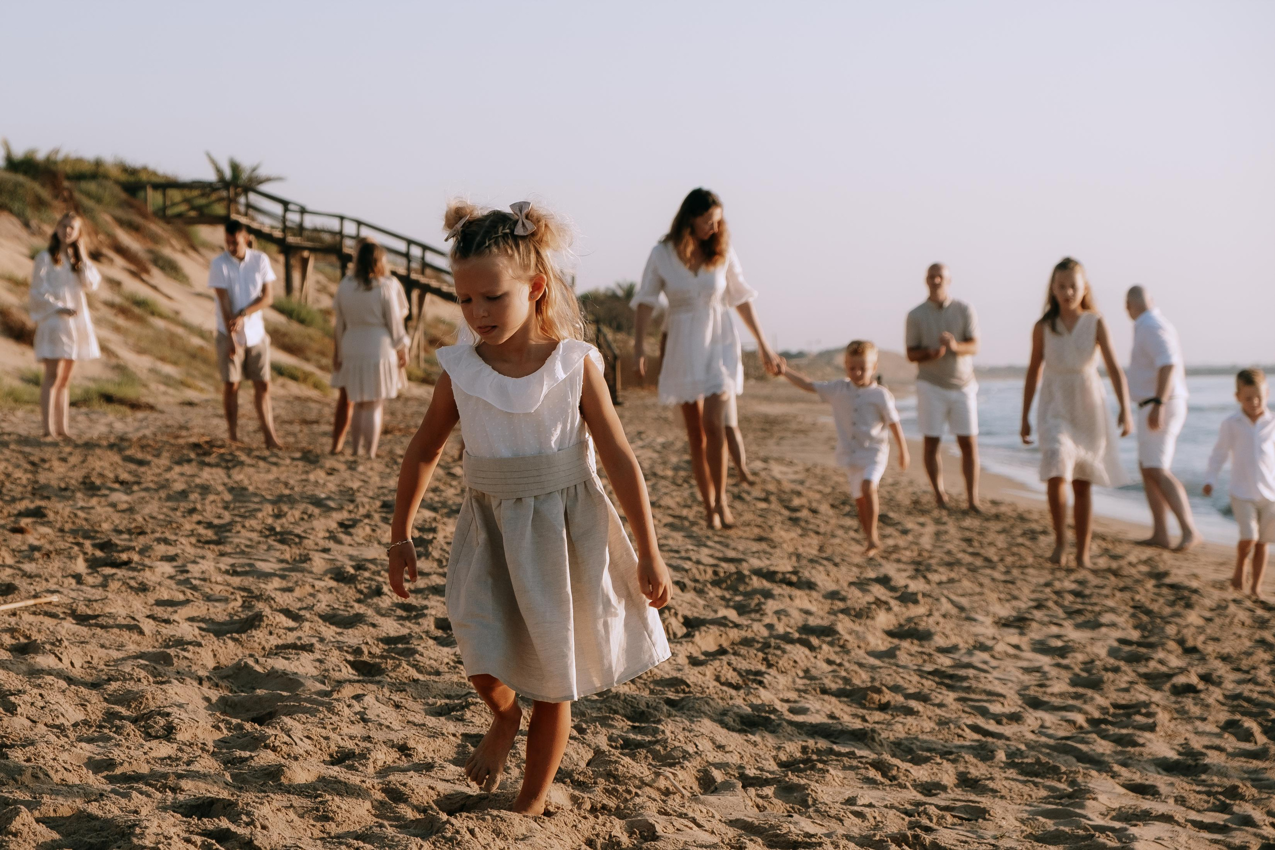 Big Family Photoshoot on the Beach in Spain — Family Photographer in Torrevieja, Alicante
