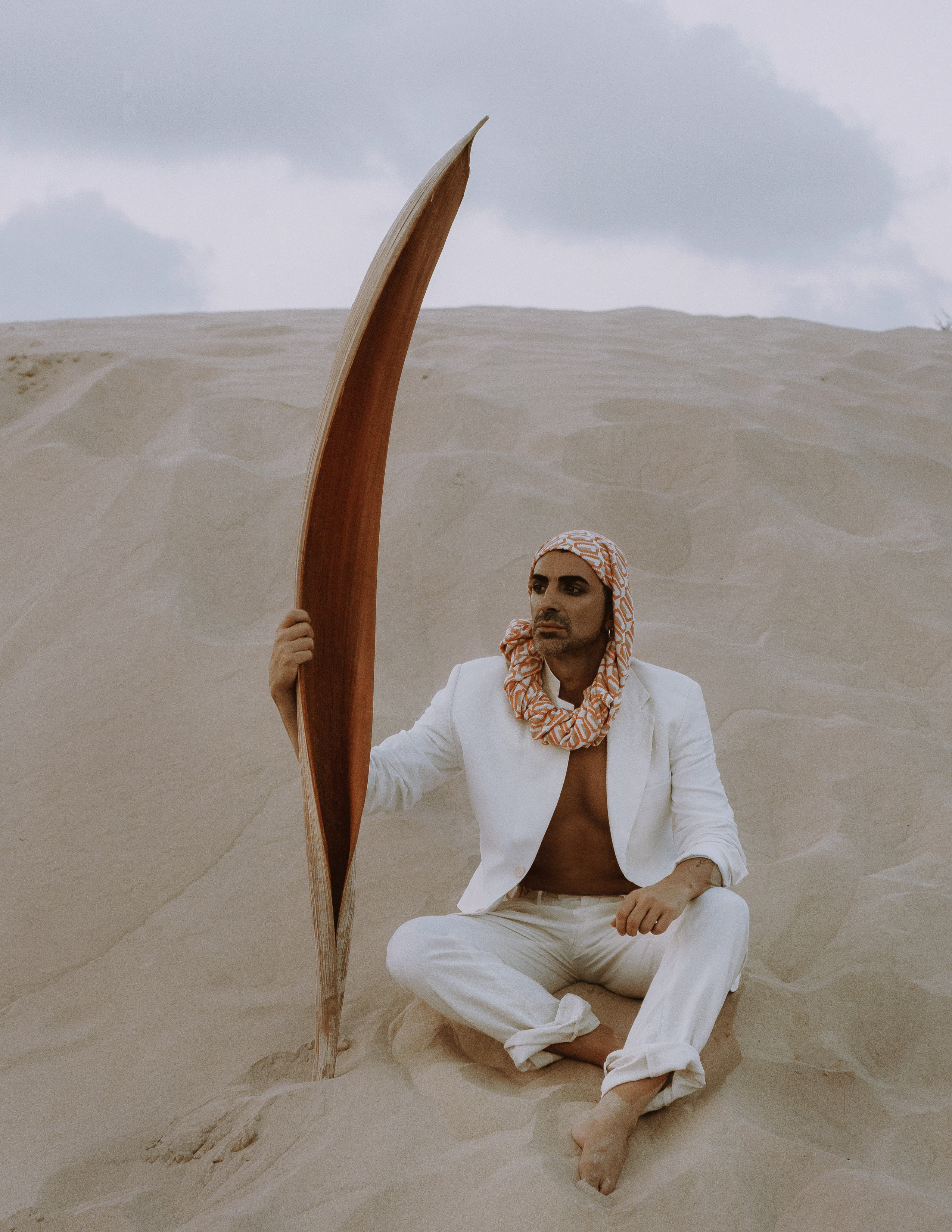 Портфолио-фотосессия в дюнах Аликанте — креативные образы и уникальные наряды от дизайнера — Фотограф Андрей Луковников