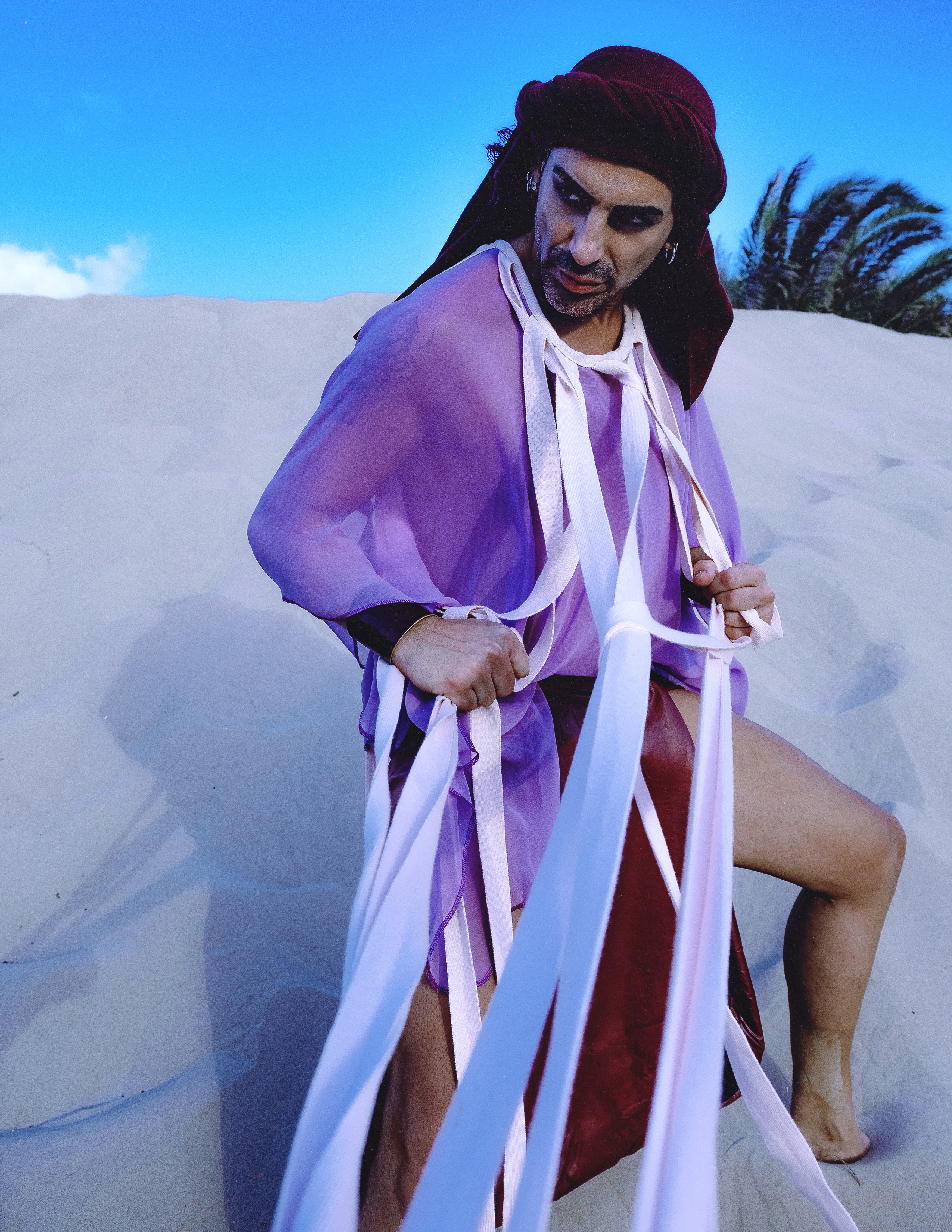 Портфолио-фотосессия в дюнах Аликанте — креативные образы и уникальные наряды от дизайнера — Фотограф Андрей Луковников