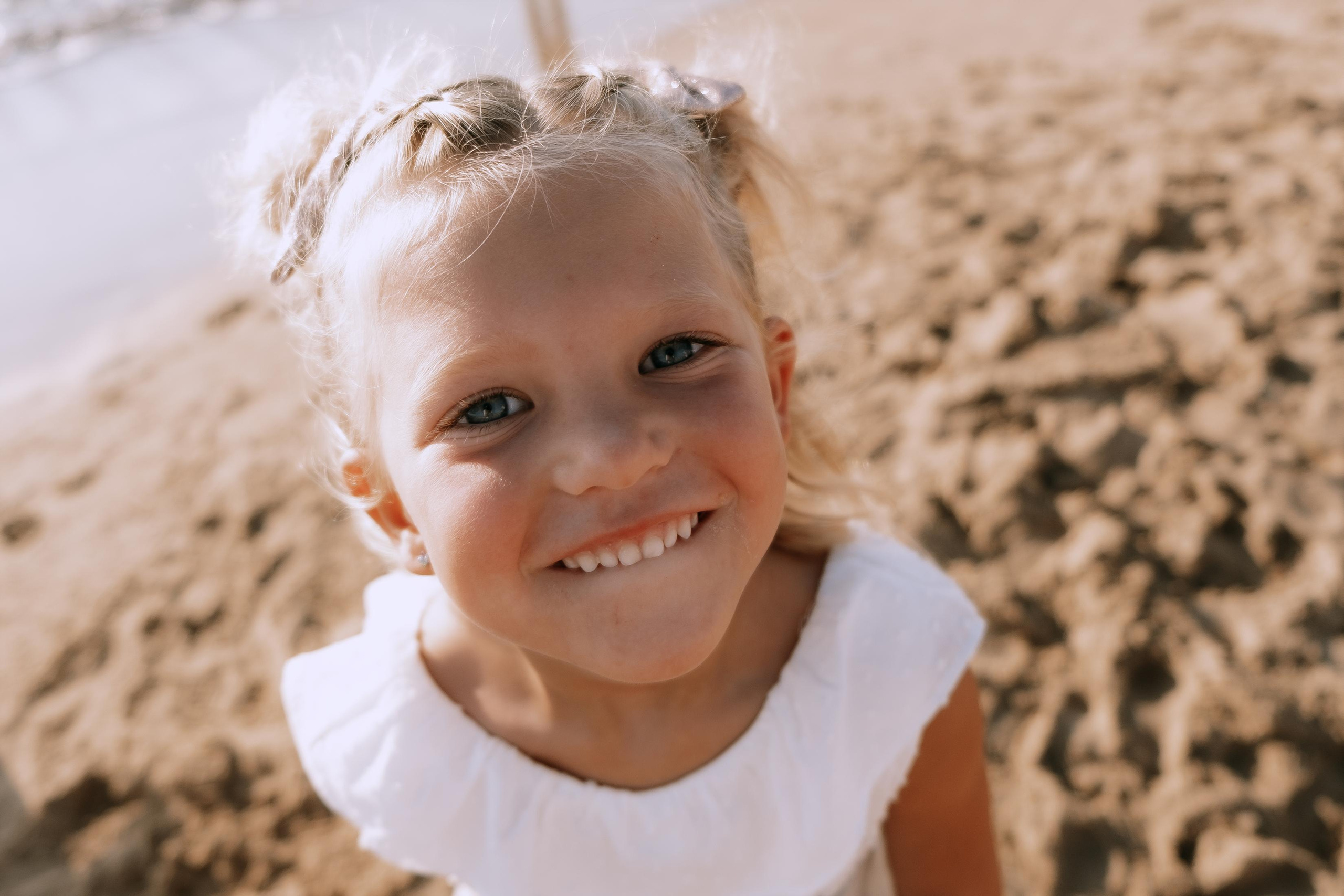 Big Family Photoshoot on the Beach in Spain — Family Photographer in Torrevieja, Alicante