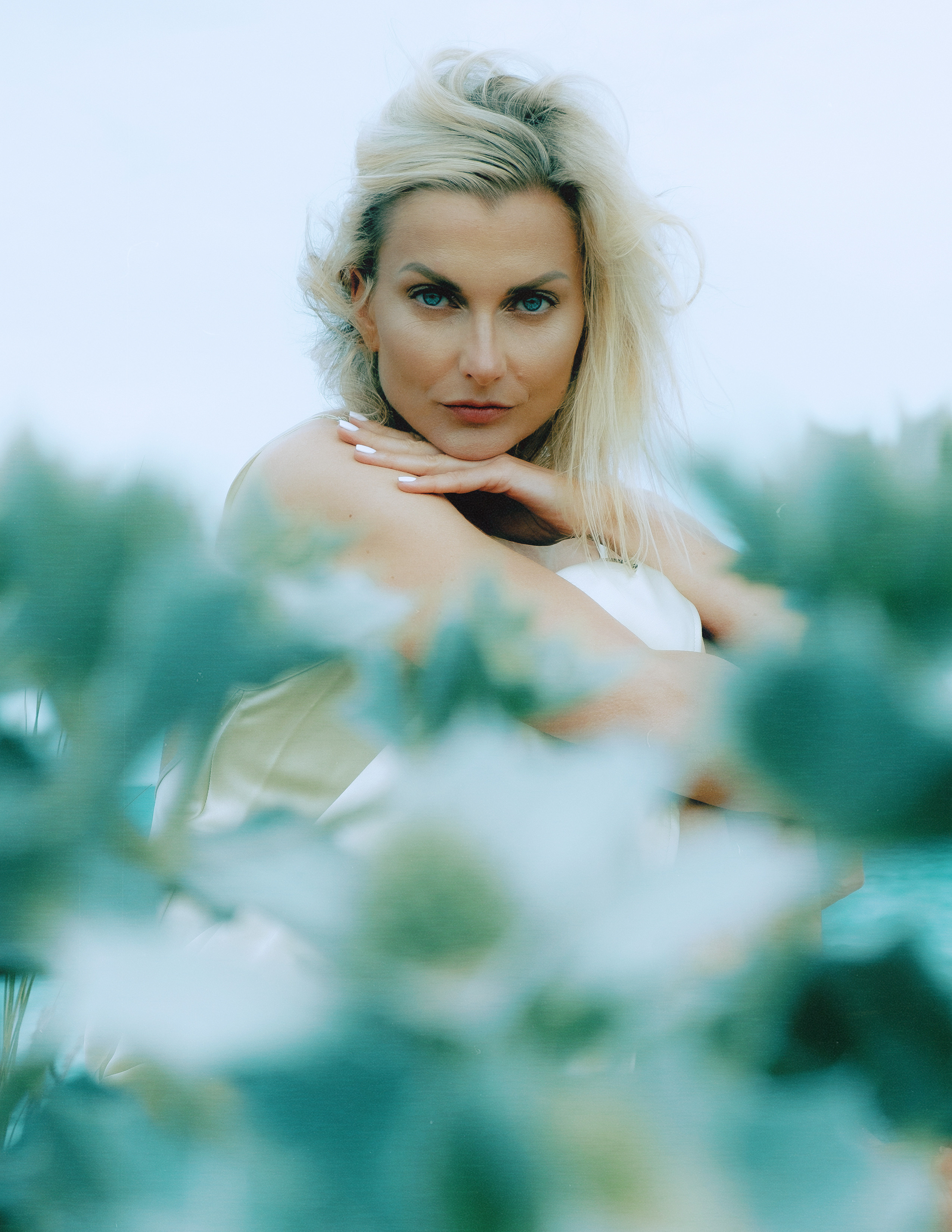Atmospheric and tender photoshoot in the dunes of Guardamar — Portrait photographer in Spain