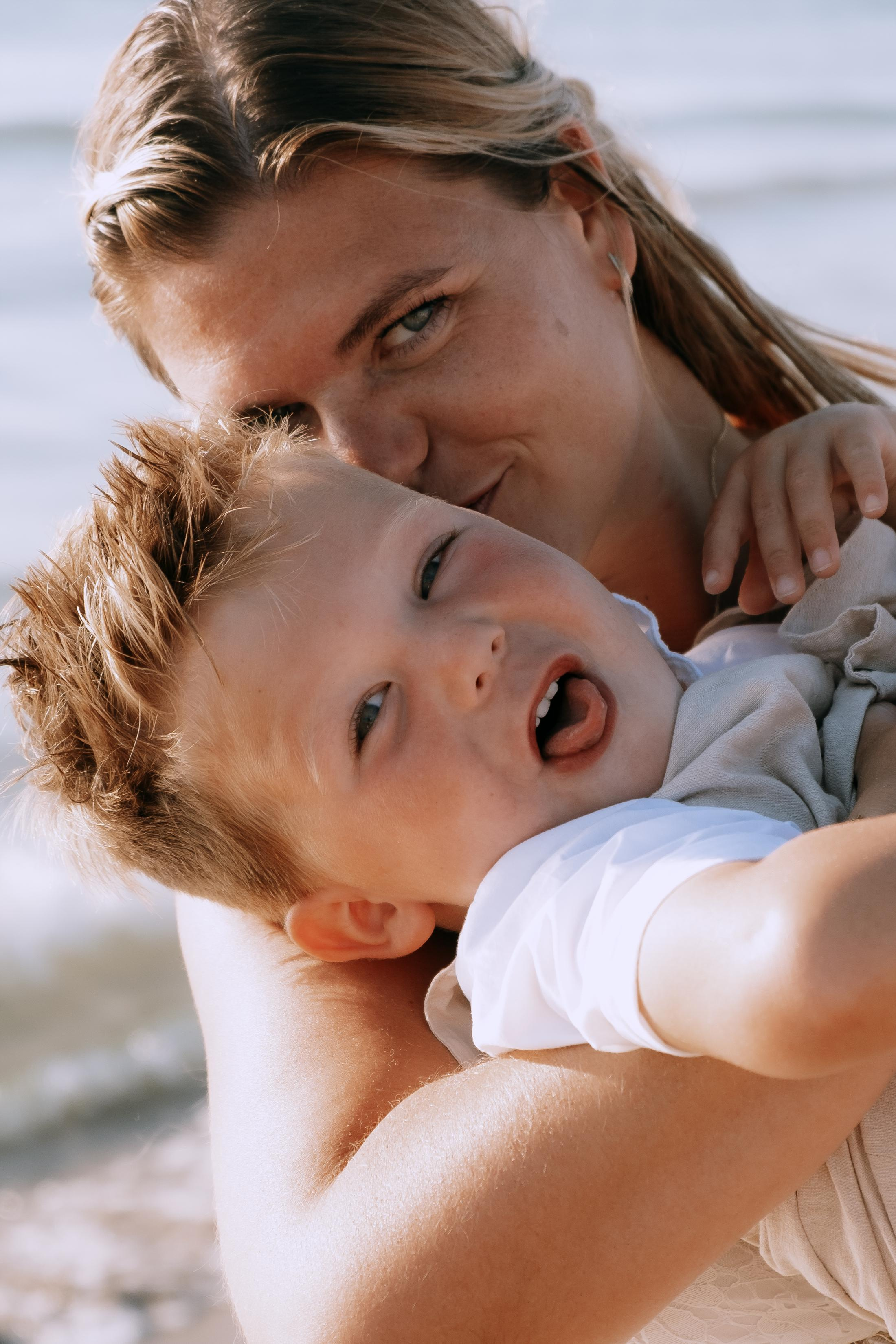 Big Family Photoshoot on the Beach in Spain — Family Photographer in Torrevieja, Alicante