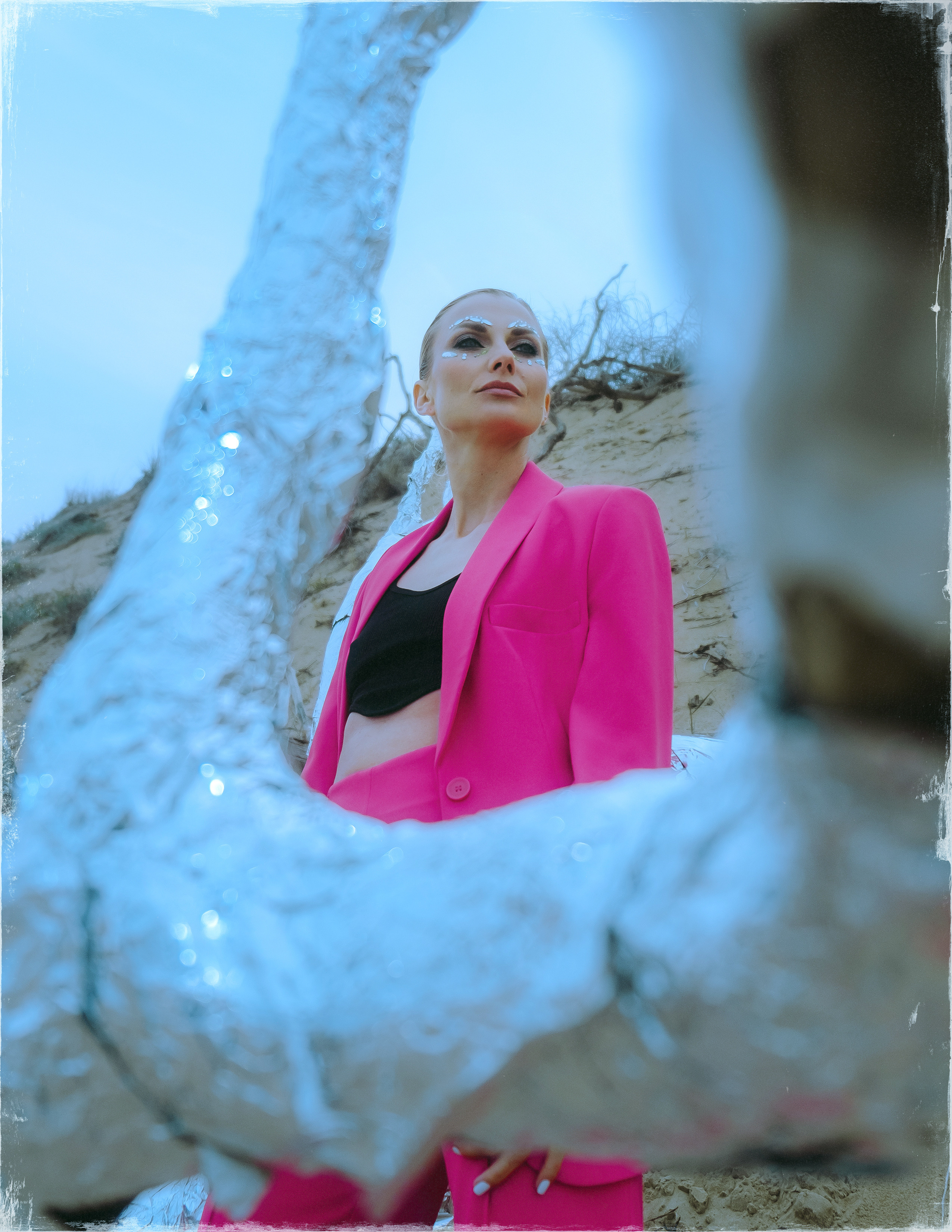 Стилизованная фэшн-съемка на пляже в Гуардамаре