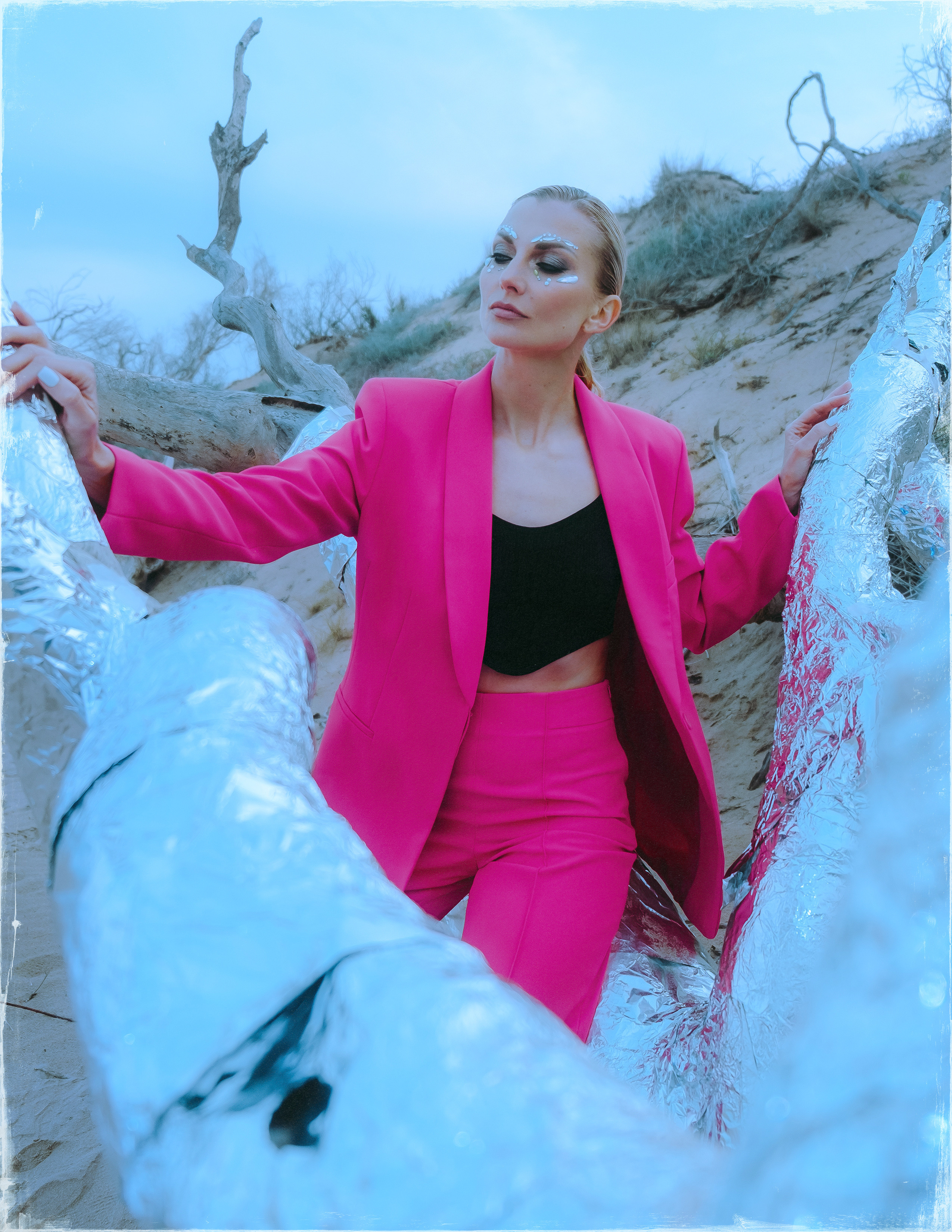 Стилизованная фэшн-съемка на пляже в Гуардамаре