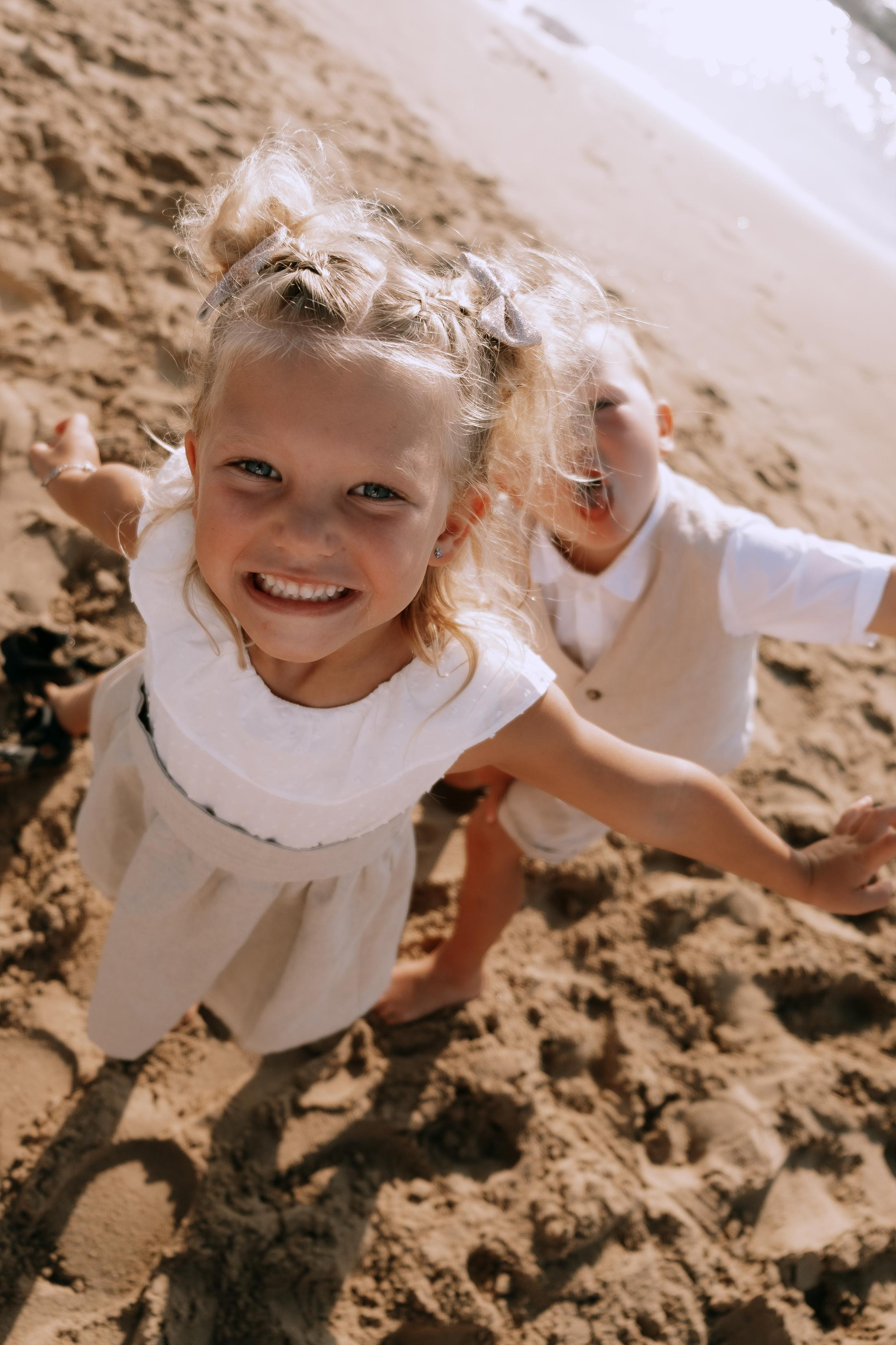 Big Family Photoshoot on the Beach in Spain — Family Photographer in Torrevieja, Alicante