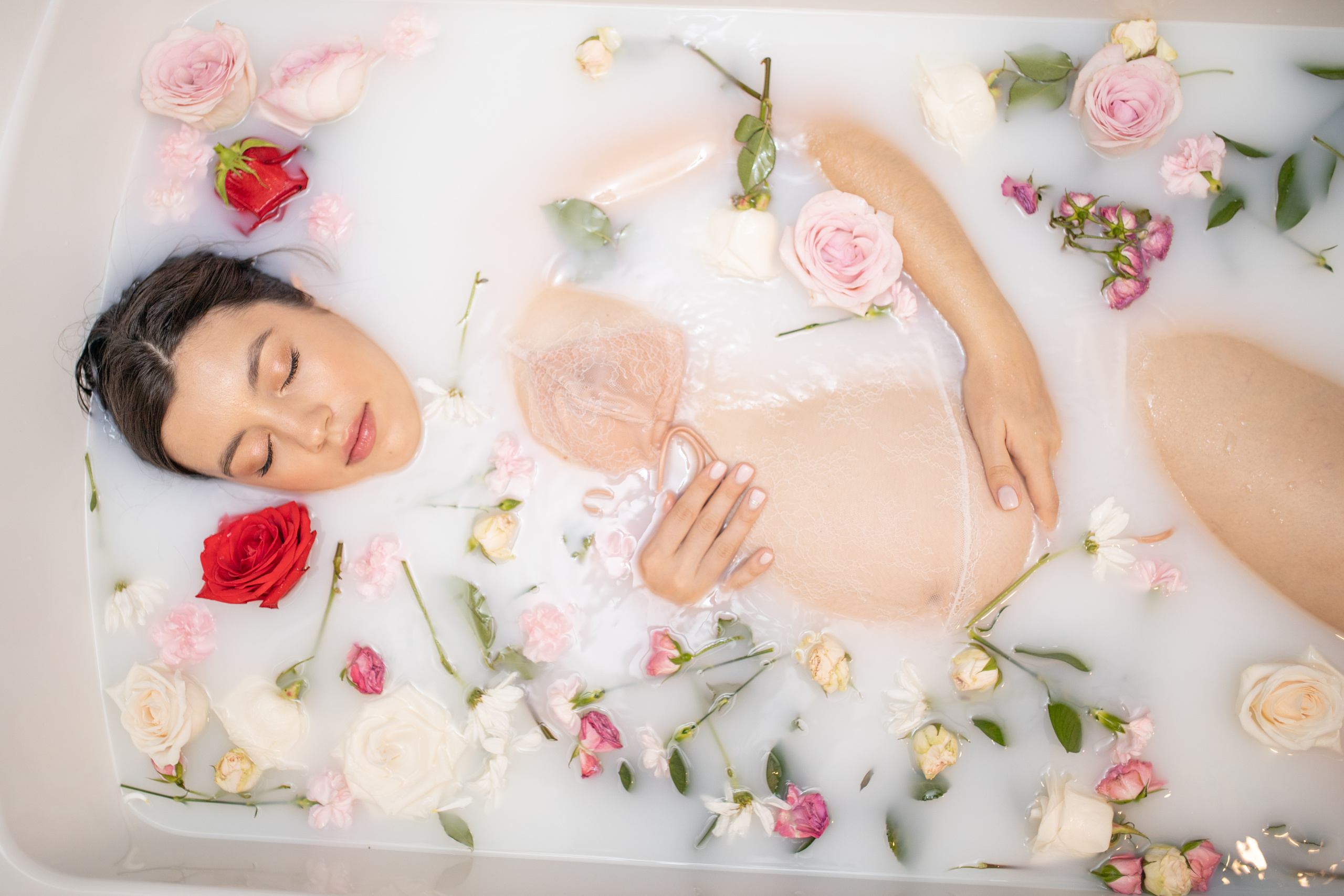 Bath & flowers maternity session. Professional Photography in Austin, TX — Family, Newborn, Maternity