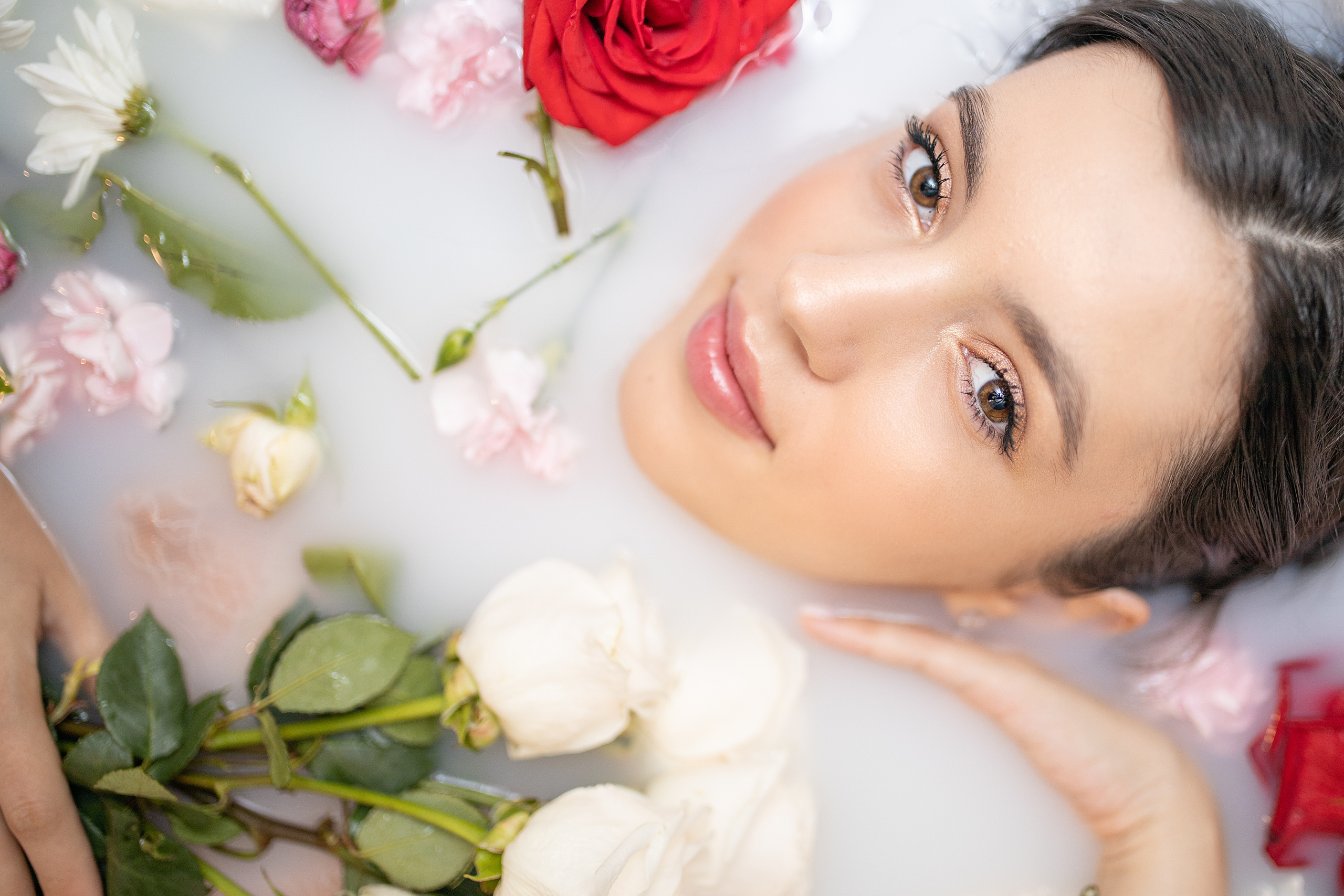 Bath & flowers maternity session. Professional Photography in Austin, TX — Family, Newborn, Maternity