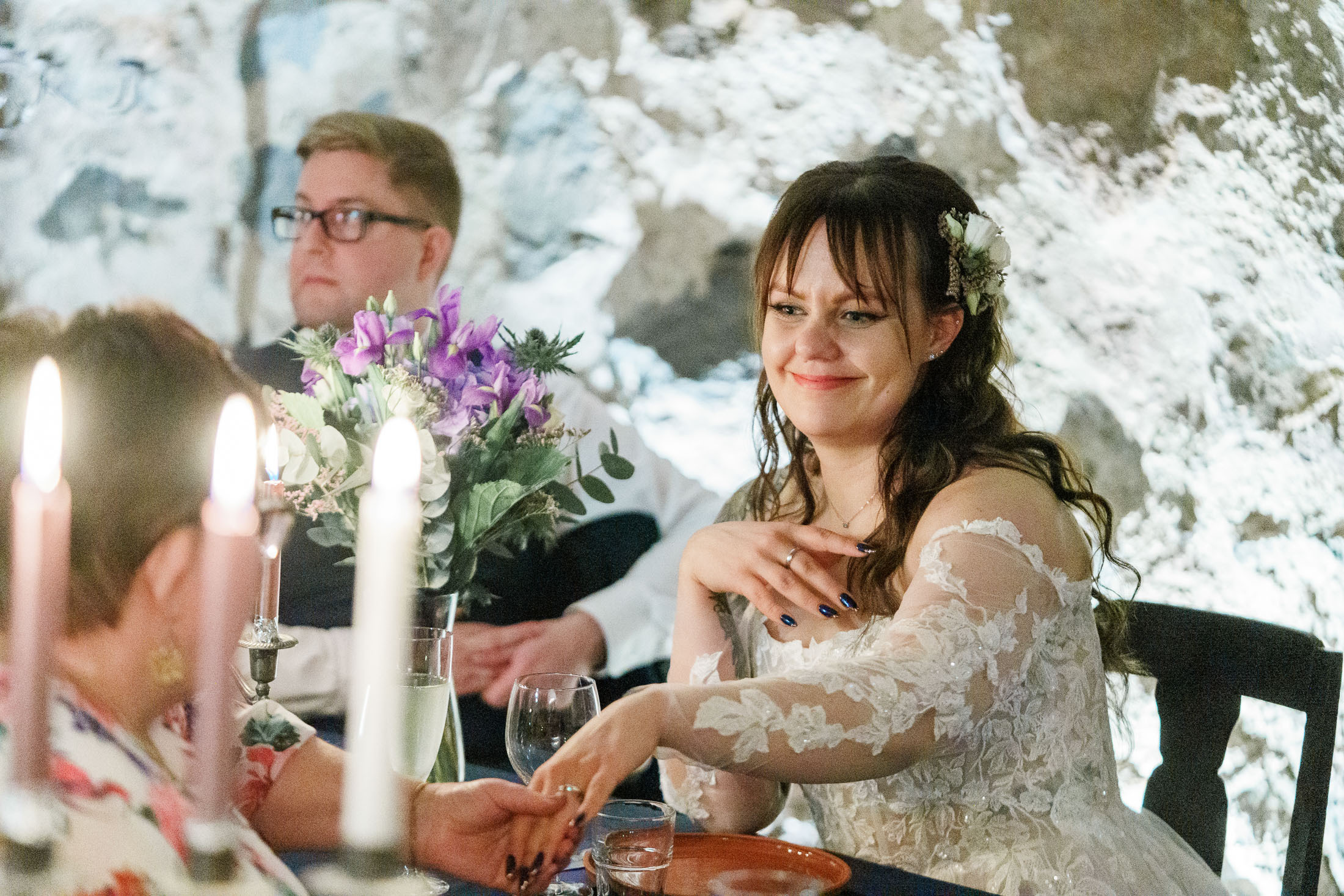 S&J, hääkuvaus Porvoon Tuomiokirkko ja Levinin kellari