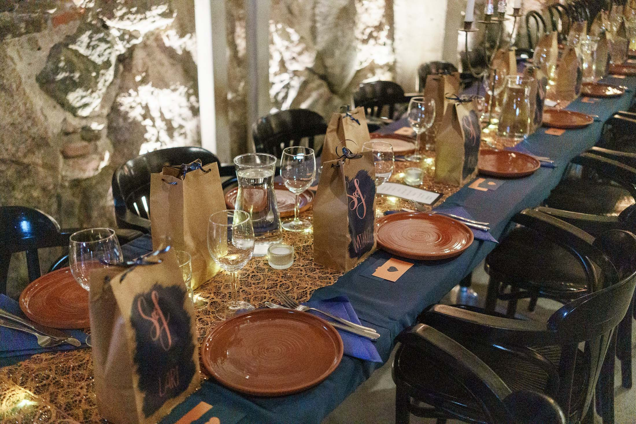 S&J, hääkuvaus Porvoon Tuomiokirkko ja Levinin kellari