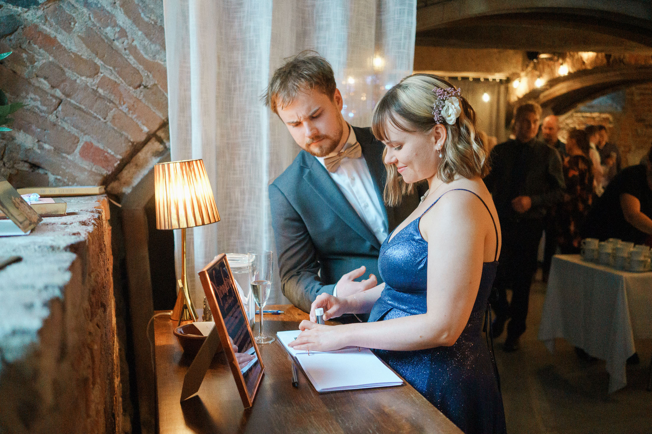 S&J, hääkuvaus Porvoon Tuomiokirkko ja Levinin kellari