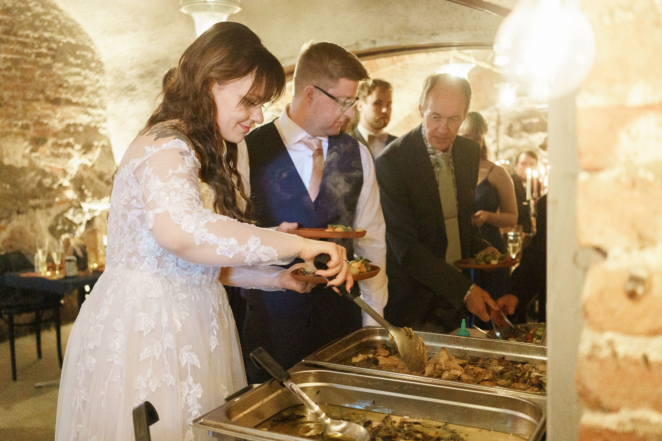 S&J, hääkuvaus Porvoon Tuomiokirkko ja Levinin kellari