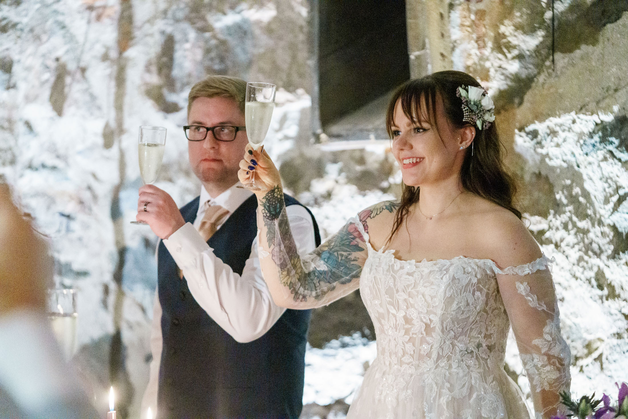 S&J, hääkuvaus Porvoon Tuomiokirkko ja Levinin kellari