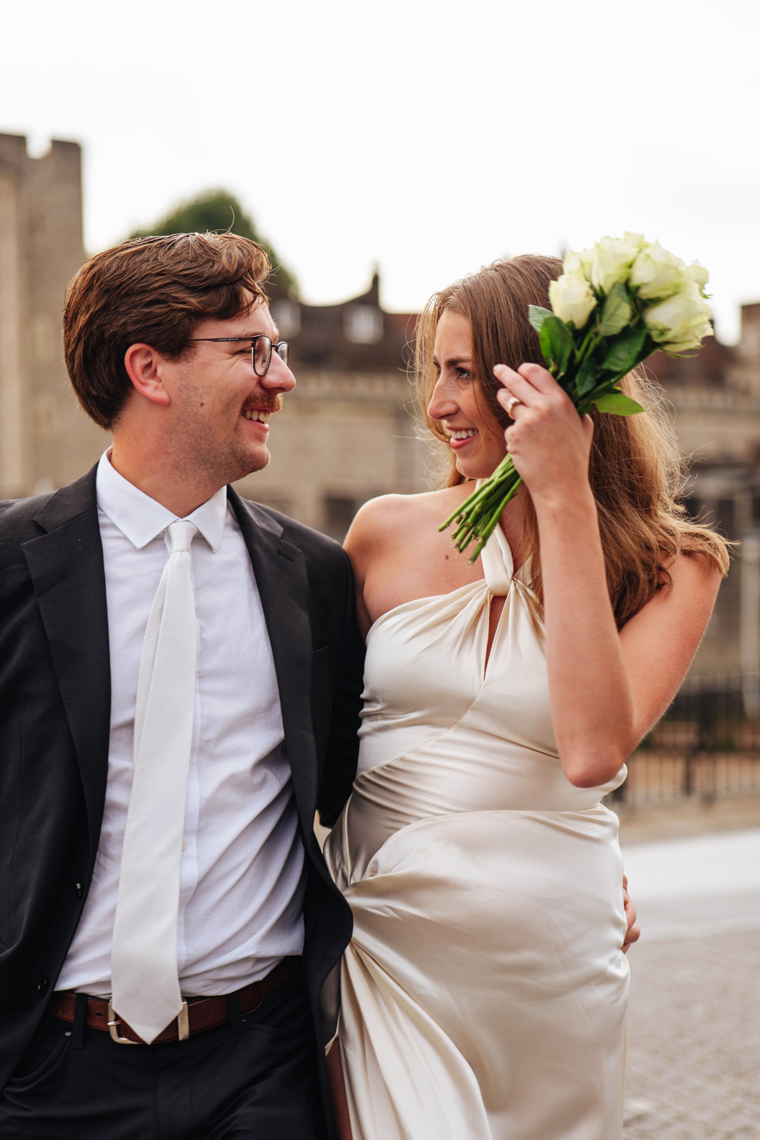 Love near Tower. Wedding and family photographer in London