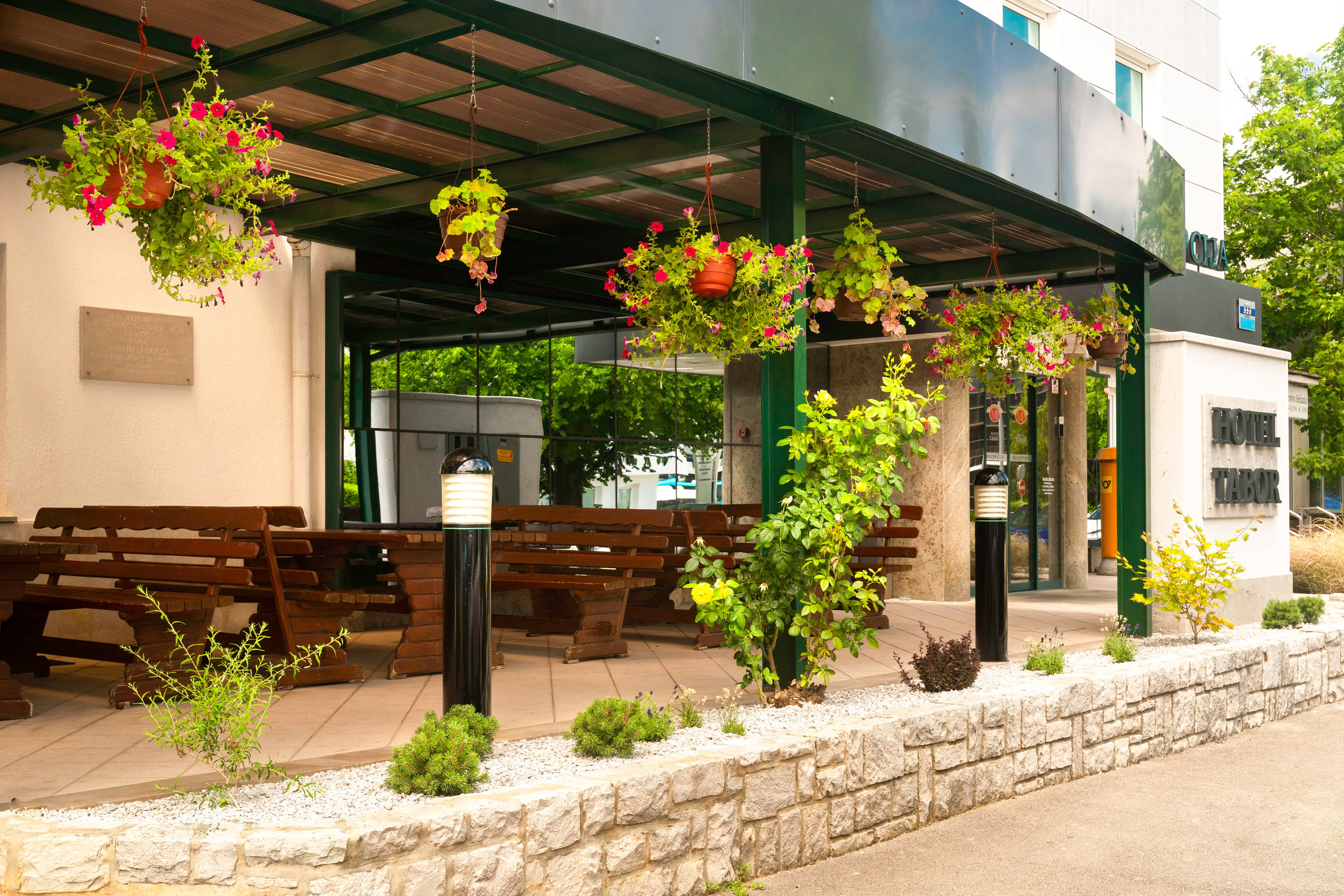 Fotografiranje Interierja. Fotografinja in videografinja Mariia Bortiakova iz Slovenije: fotografiranje dogodkov, portretov in snemanje videov po vsej Sloveniji