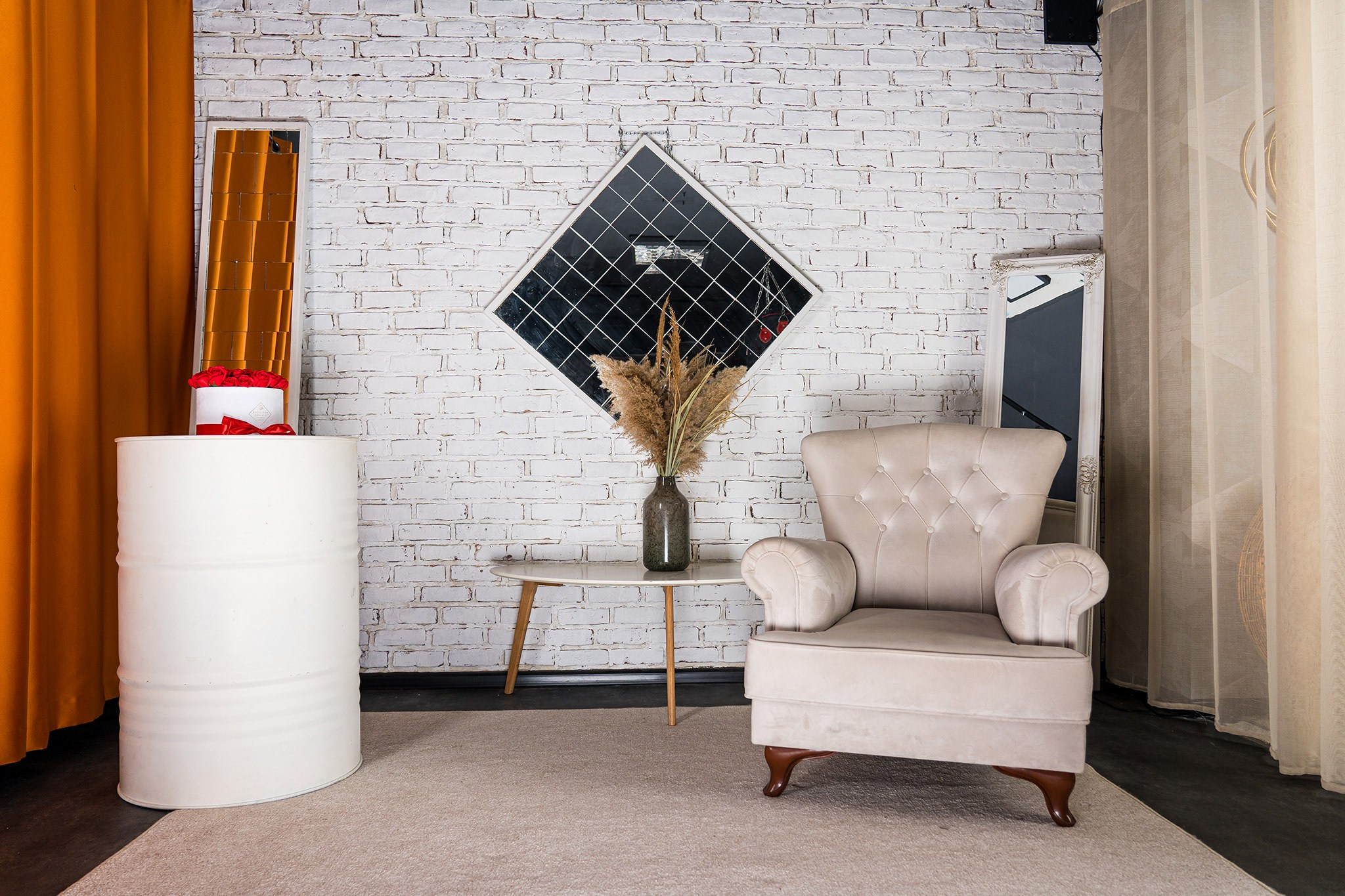 Prezentare studio foto personal Galati. Setup decoruri. Studio foto Galati sexy — boudoir fotograf freelancer Florin Costache