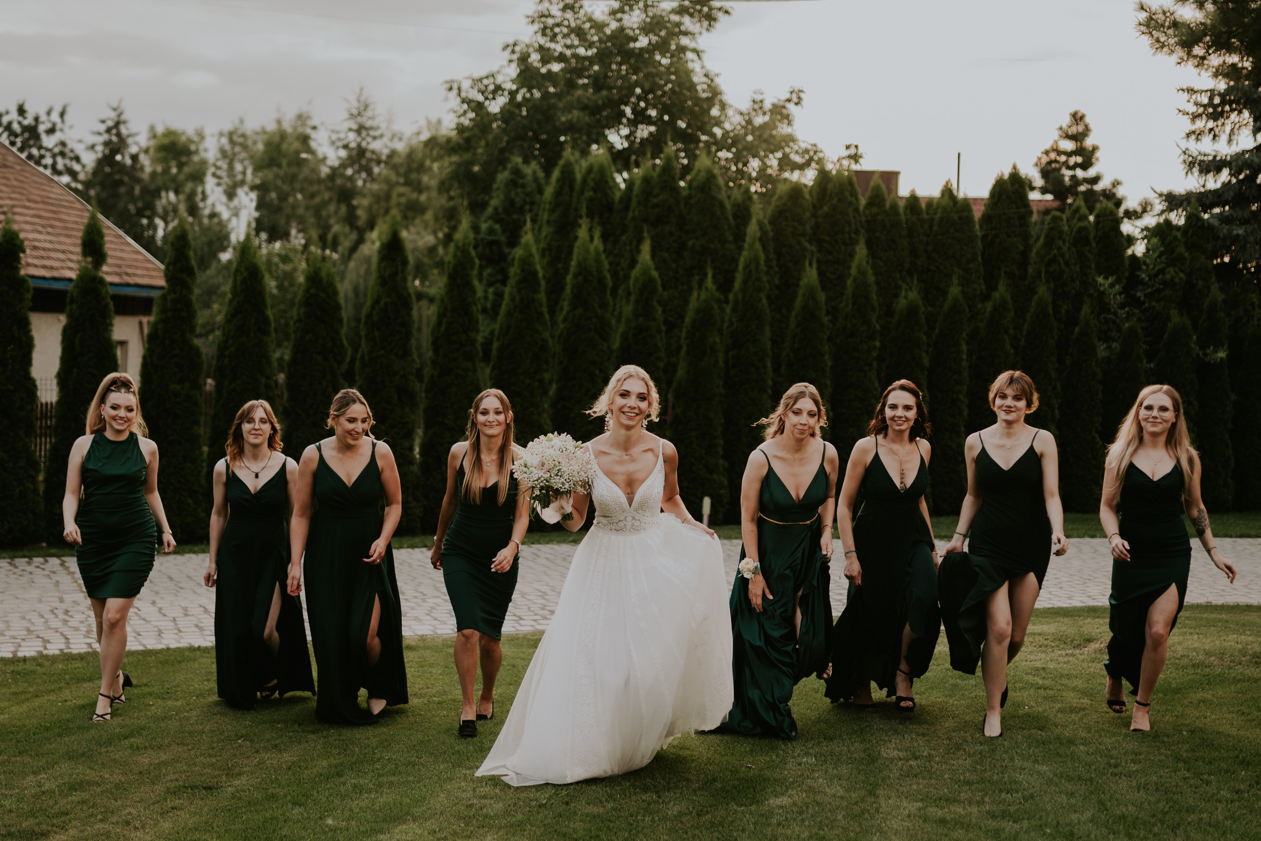 Dwór Wierzbno: plenerowy ślub pod wierzbą. Karkowskafoto - fotografia miłości