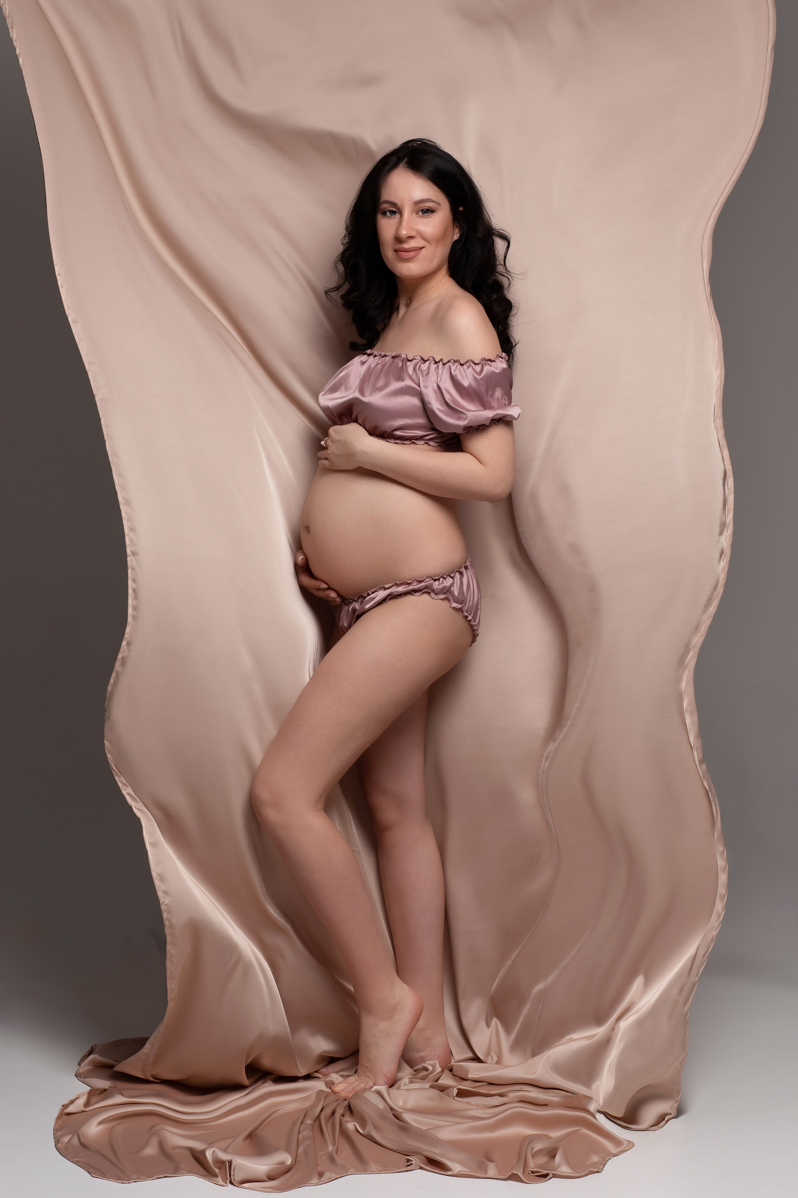 Photo shoot in minimalist style. Professional photographer in Spain