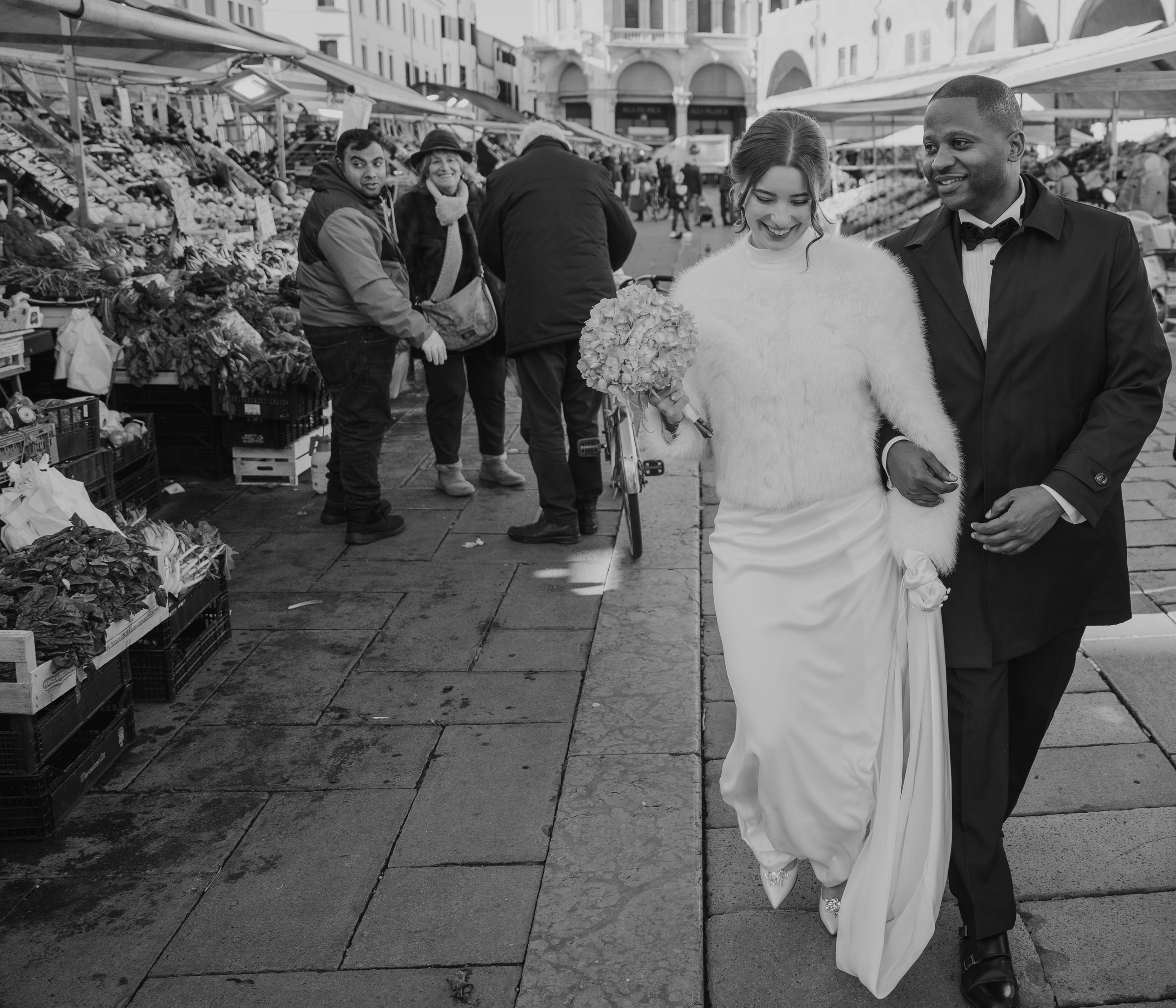 Wedding at Caffè Pedrocchi, Padua. El Velo Blanco I Wedding Photographers