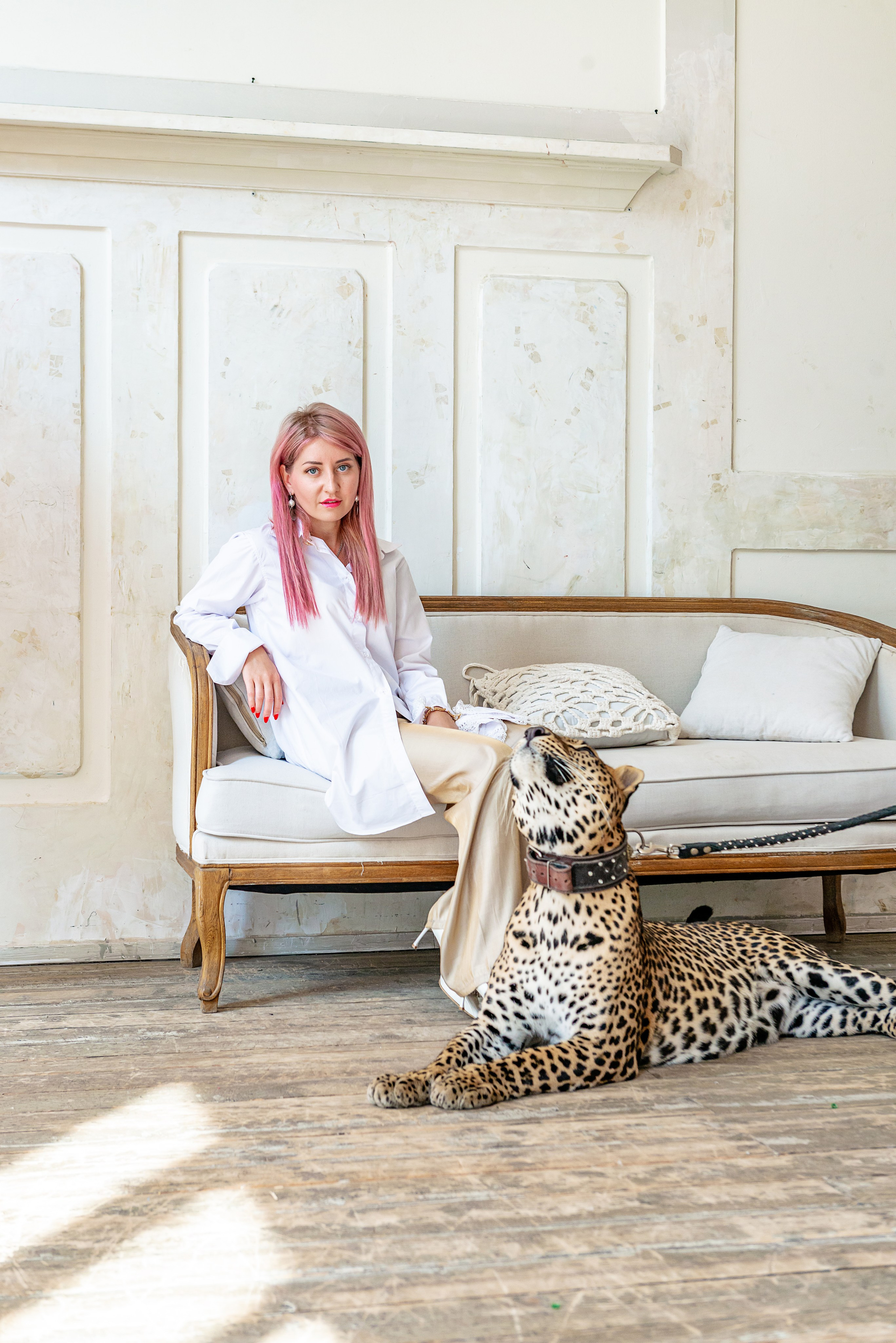 Photosession in the studio with a leopard. FOTÓGRAFO MÉXICO QUINTANA ROO