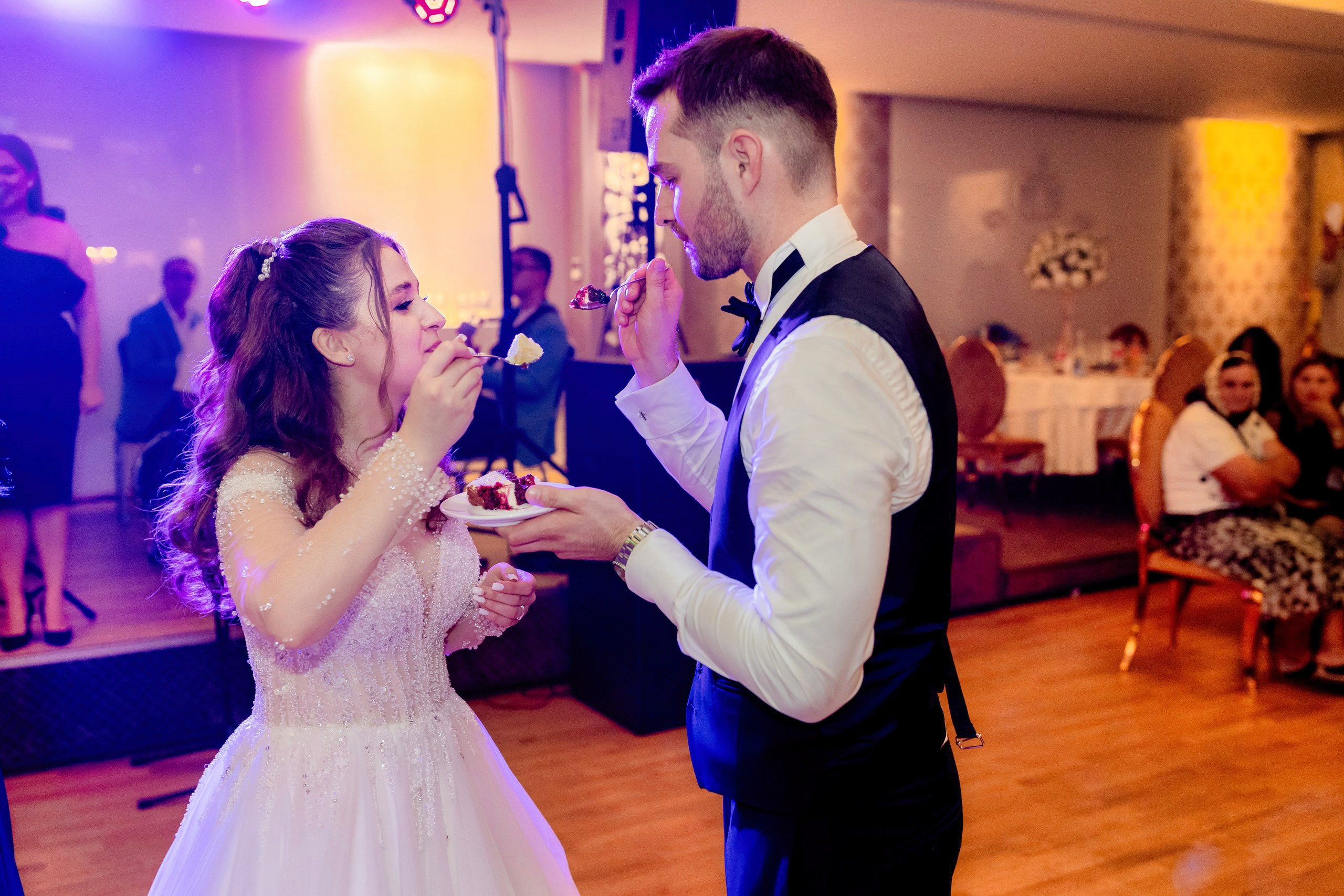 - nunta--fotograf-profesionist-botosani - fotografie-nunta-romantica - imagini-nunta-in-natura-alin-chirila-fotograf - fotografii-cuplu-indragostit-nunta-botosani - sedinta-foto-miri-andrei-iustina-alinofotostudio - amintiri-din-nunta-realizate-de-fotograf-profesionist - povestea-nuntii-andrei-si-iustina-in-imagini-alinofotostudio-fotograf evenimente- evenimente Botoșani -fotograf Suceava - fotograf Iași- servicii foto. servicii foto Botoșani. servicii foto video Botoșani. fotograf nunta. fotograf evenimente. fotograf nunta Botoșani. Alin chirila. Alin chirila fotograf. Alinofotostudio.- servicii foto. servicii foto Botoșani. servicii foto video Botoșani. fotograf nunta. fotograf evenimente. fotograf nunta Botoșani. Alin chirila. Alin chirila fotograf. Alinofotostudio.fotograf stare civilă,poze stare civilă,album foto stare civilă,servicii foto suceava,fotograf evenimente suceava,fotograf nuntă suceava,poze cununie civilă,ședință foto stare civilă,sesiune foto suceava,fotograf profesionist suceava,fotograf botosani,stare civila botosani,alinofotostudio,alin chirila fotograf.servicii foto. servicii foto Botoșani. servicii foto video Botoșani. fotograf nunta. fotograf evenimente. fotograf nunta Botoșani. Alin chirila. Alin chirila fotograf. Alinofotostudio.fotograf stare civilă,poze stare civilă,album foto stare civilă,servicii foto suceava,fotograf evenimente suceava,fotograf nuntă suceava,poze cununie civilă,ședință foto stare civilă,sesiune foto suceava,fotograf profesionist suceava,fotograf botosani,stare civila povestitor prin fotografiebotosani,alinofotostudio,alin chirila fotograf,servicii foto. servicii foto Botoșani. servicii foto video Botoșani. fotograf nunta. fotograf evenimente. fotograf nunta Botoșani. Alin chirila. Alin chirila fotograf. Alinofotostudio.fotograf stare civilă,poze stare civilă,album foto stare civilă,servicii foto suceava,fotograf evenimente suceava,fotograf nuntă suceava,poze cununie civilă,ședință foto stare civilă,sesiune foto suceava,fotograf profesionist suceava,fotograf botosani,stare civila botosani,alinofotostudio,alin chirila fotograf,cununie religioasă botoșani,andreea și neculai,capela militară botoșani,foto conacul zăicești,fotograf nuntă botoșani,fotograf cununie religioasă,foto evenimente botoșani,poze cununie capela militară,ședință foto zăicești,fotograf profesionist botoșaniMire și mireasă – Sergiu & Liliana – ziua nunții, 2024 - Emoții în ziua nunții – Sergiu și Liliana - Dansul mirilor – fotografie artistică nuntă 2024 - Sedinta foto romantică în natură – Sergiu & Liliana - Rochia de mireasă și detalii de nuntă elegan-Album de cununie civilă Florin și Anda – Fotografii profesionale realizate de Alin Chirilă în Botoșani -fotograf prin fotografie-Ședință foto Trash the Dress pe muntele Rarău cu Iulian și Iuliana – fotografie de cuplu, natură montană, emoție autentică surprinsă de Alin Chirilă, povestitor prin fotografie.- "Iulian și Iuliana pe crestele Rarăului – fotografie Trash the Dress în natură" - "Cuplu îmbrățișat la apus pe muntele Rarău – ședință foto după nuntă" - "Rochie de mireasă în vânt pe munte – Trash the Dress Rarău-1. Iulian și Iuliana pe muntele Rarău – ședință foto Trash the Dress în natură, cu peisaj montan spectaculos 2. Cuplu în îmbrățișare pe Rarău – emoție autentică surprinsă după nuntă 3. Rochie de mireasă în bătaia vântului – fotografie artistică Trash the Dress în munți 4. Mire și mireasă privind spre orizont – dragoste și libertate pe muntele Rarău 5. Iuliana zâmbind în rochia de mireasă – portret în natură, Trash the Dress 6. Iulian ținându-și mireasa de mână – ședință foto romantică pe munte 7. Detaliu cu rochia pe stâncă – estetică naturală Trash the Dress Rarău 8. Cuplu în mers pe poteca Rarăului – fotografie simbolică de după nuntă 9. Apus de soare pe Rarău în spatele mirilor – imagine de poveste Trash the Dress 10. Iulian și Iuliana râzând împreună – momente autentice surprinse de Alin Chirilă, povestitor prin fotografie