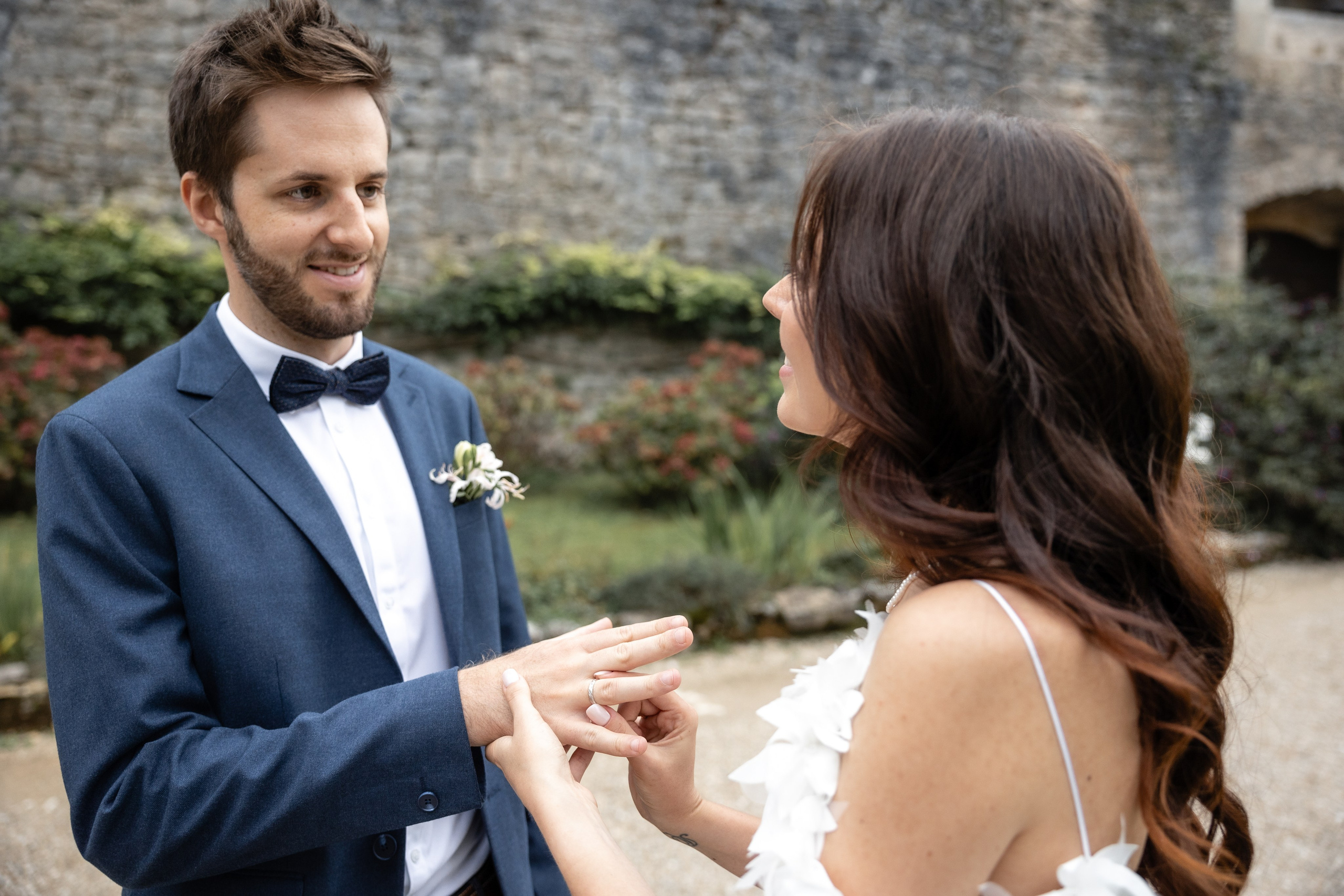 French Chateau Wedding. Elopement at Château de Cénevières. Eugénie Smirnova — your photographer in Toulouse and southwest France