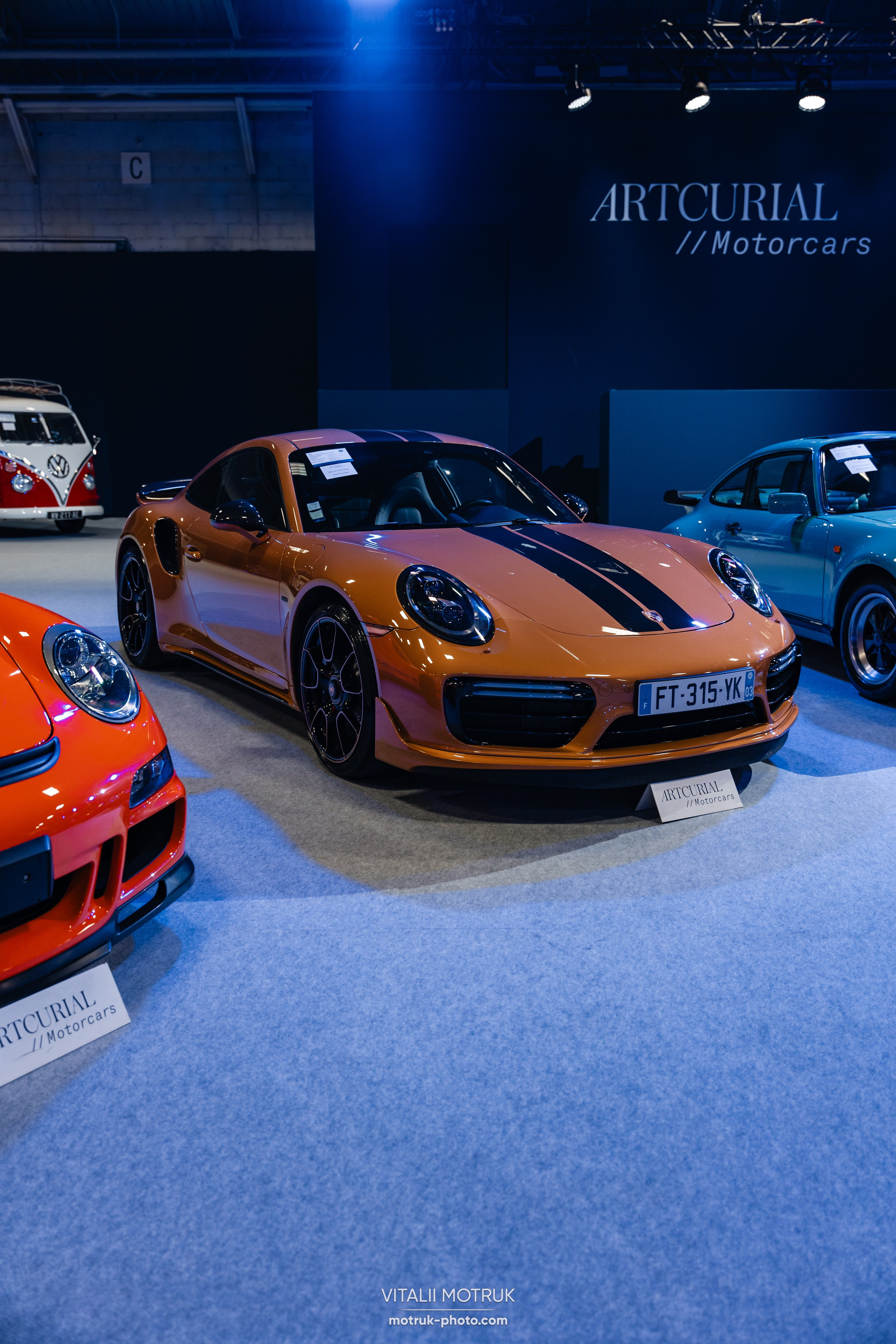 Retromobile-2024. Photographe de voitures à Paris — Vitalii Motruk