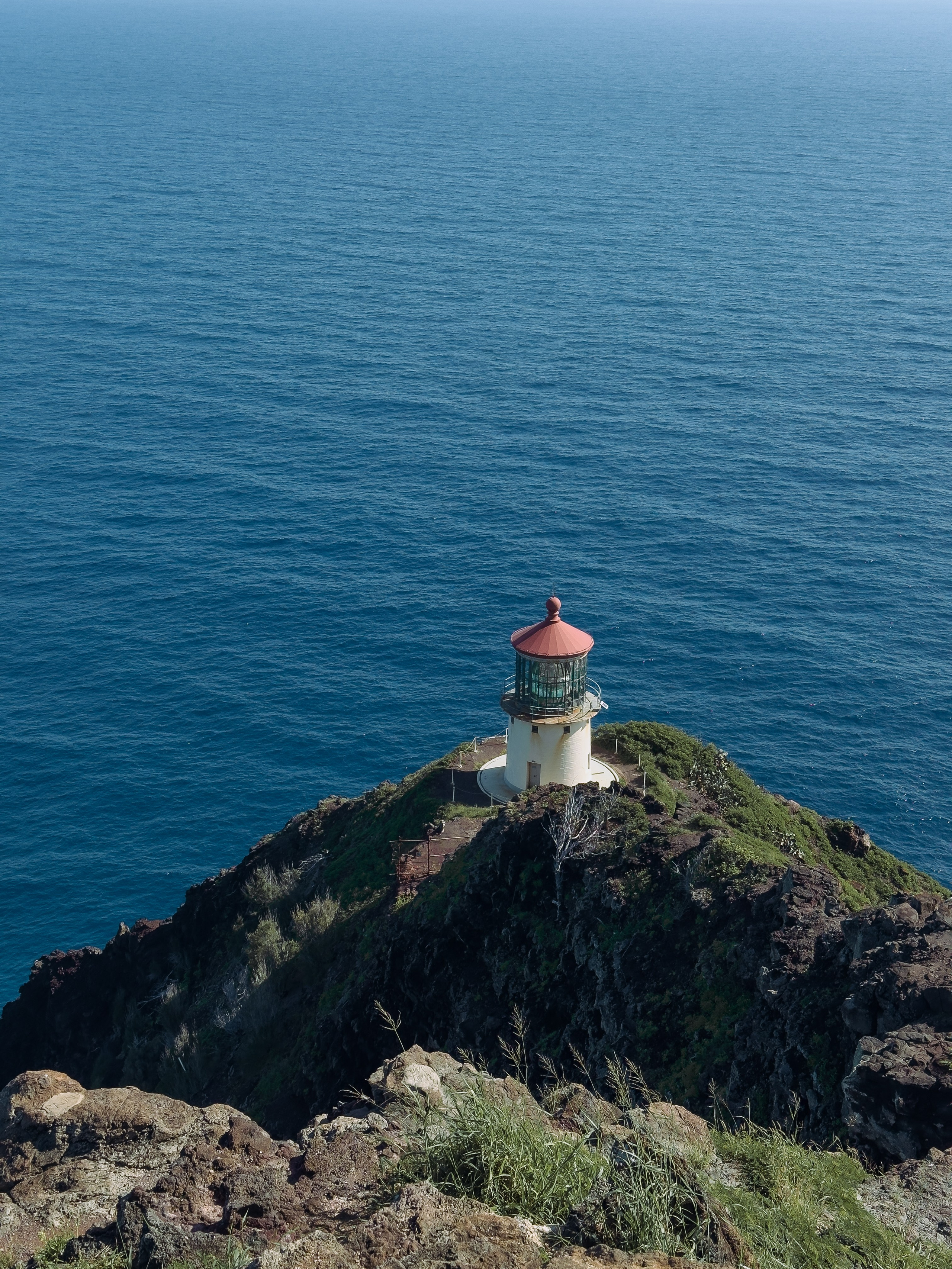 Makapu’u Lighthouse on a cliff with ocean views in Oahu