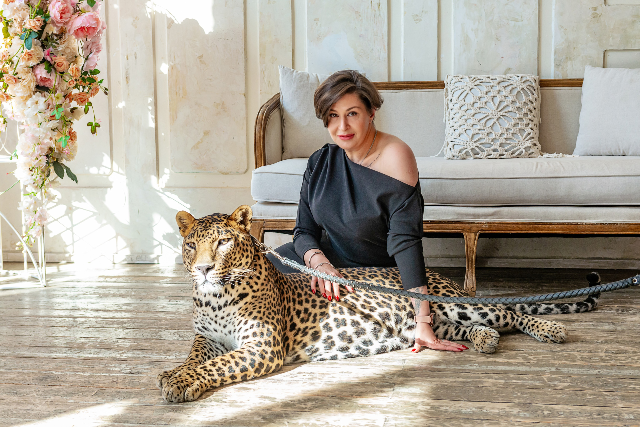 Photosession in the studio with a leopard. FOTÓGRAFO MÉXICO QUINTANA ROO