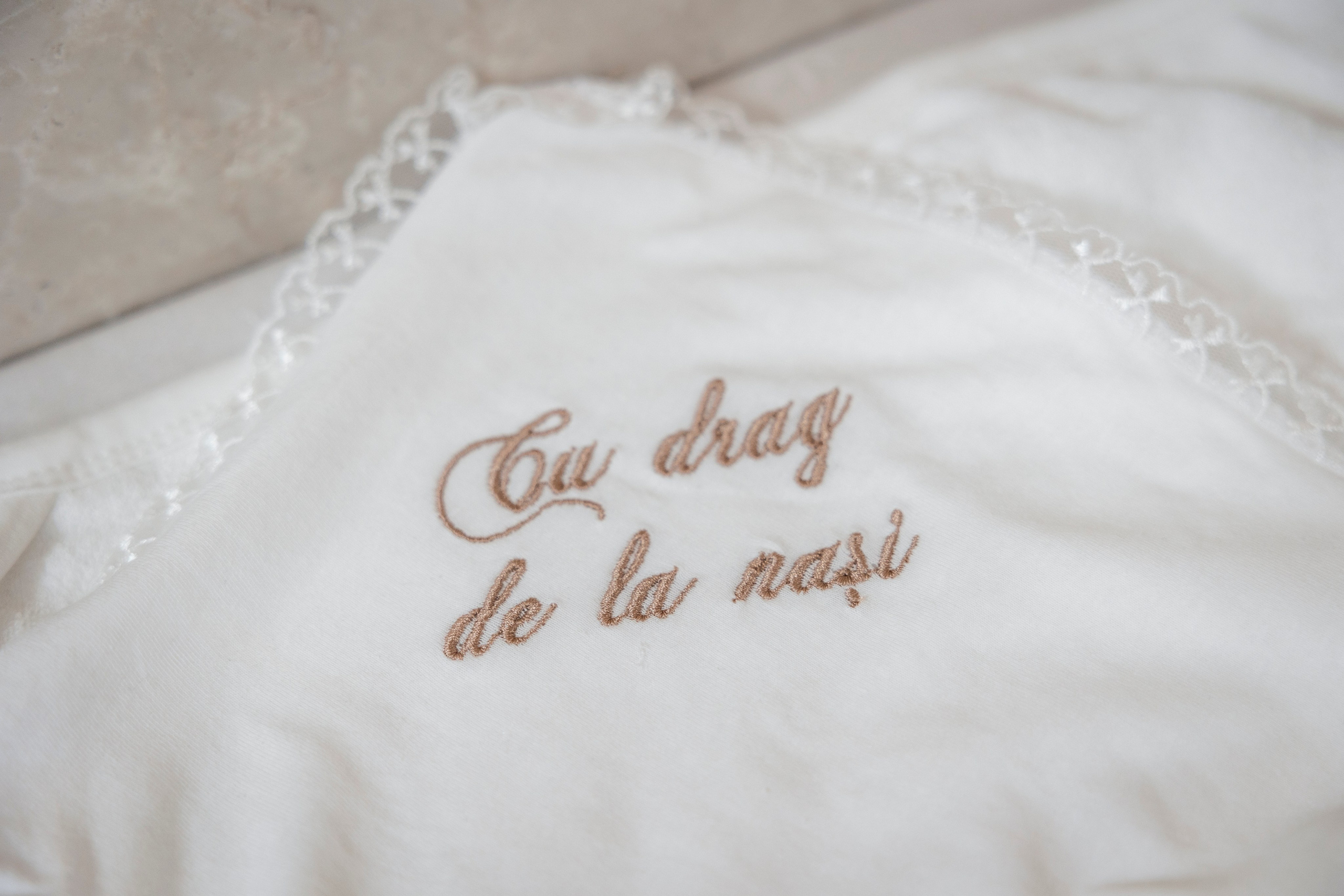 Noah’s christening in Tournefeille and Paroisse Orthodoxe Roumaine of Toulouse “La Protection de la Mère de Dieu”. Eugénie Smirnova — photographe à Toulouse et dans le sud-ouest de la France