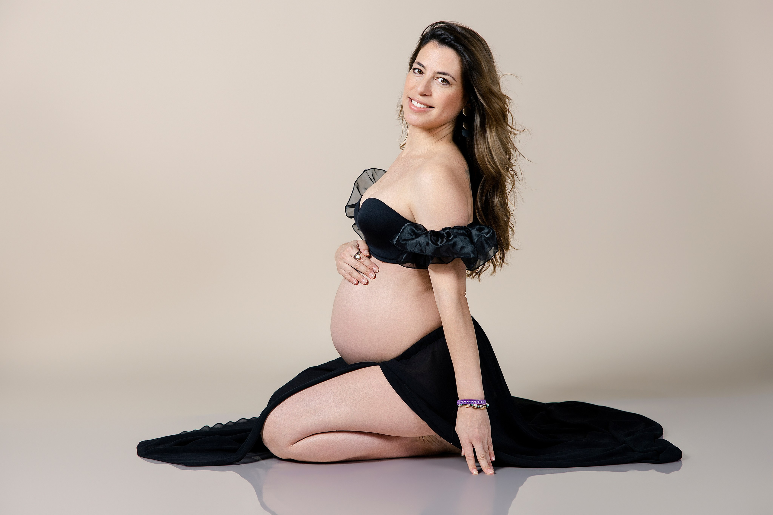 Sesiones de Fotografía de Embarazo - Newborn - Lactancia en Madrid - Rainbox. Rainbox Estudio de Fotografía