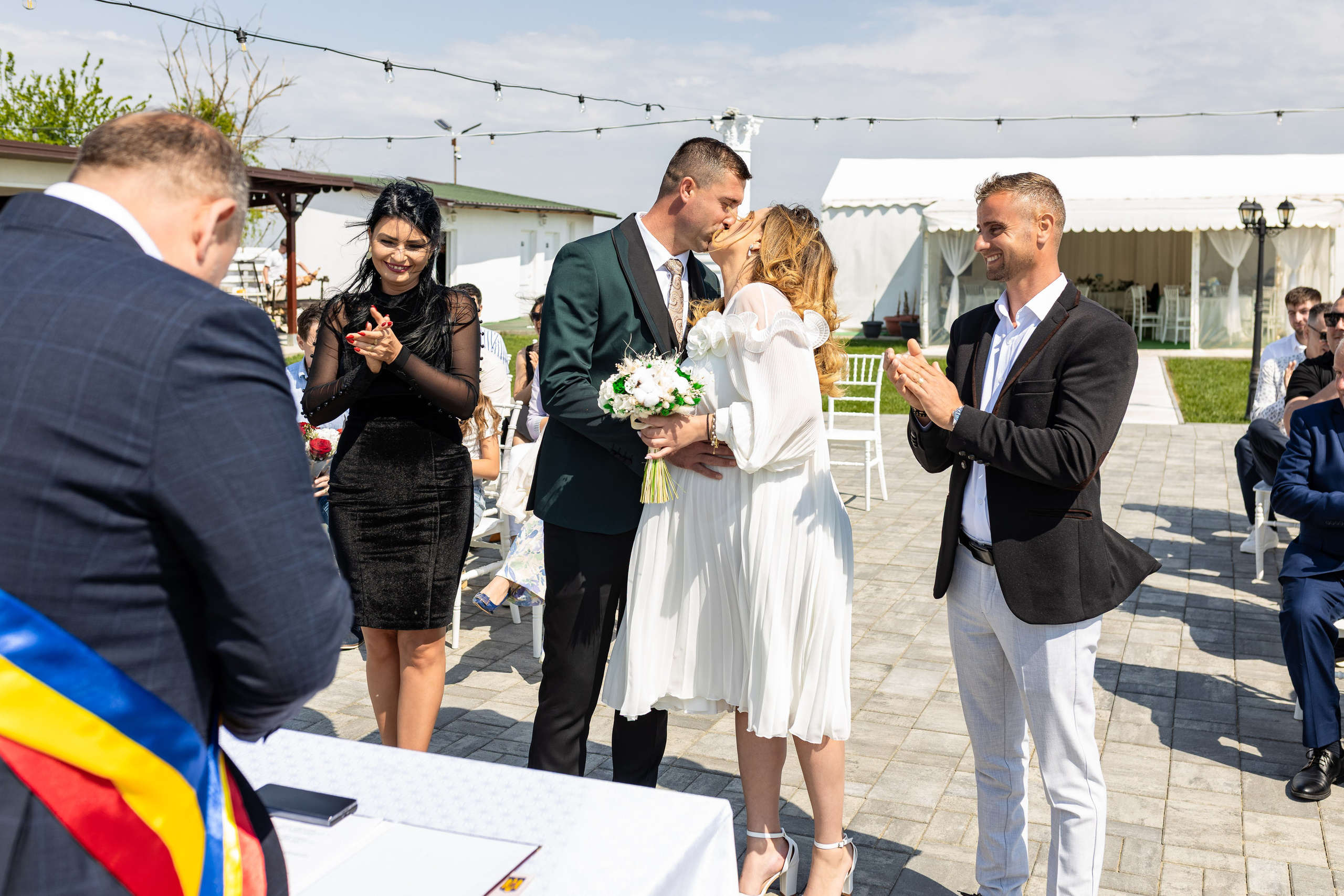 Fotograf evenimente | Cununii, majorate, petreceri private — Lucian Dedeu. Lucian Dedeu — Fotograf de nuntă și eveniment