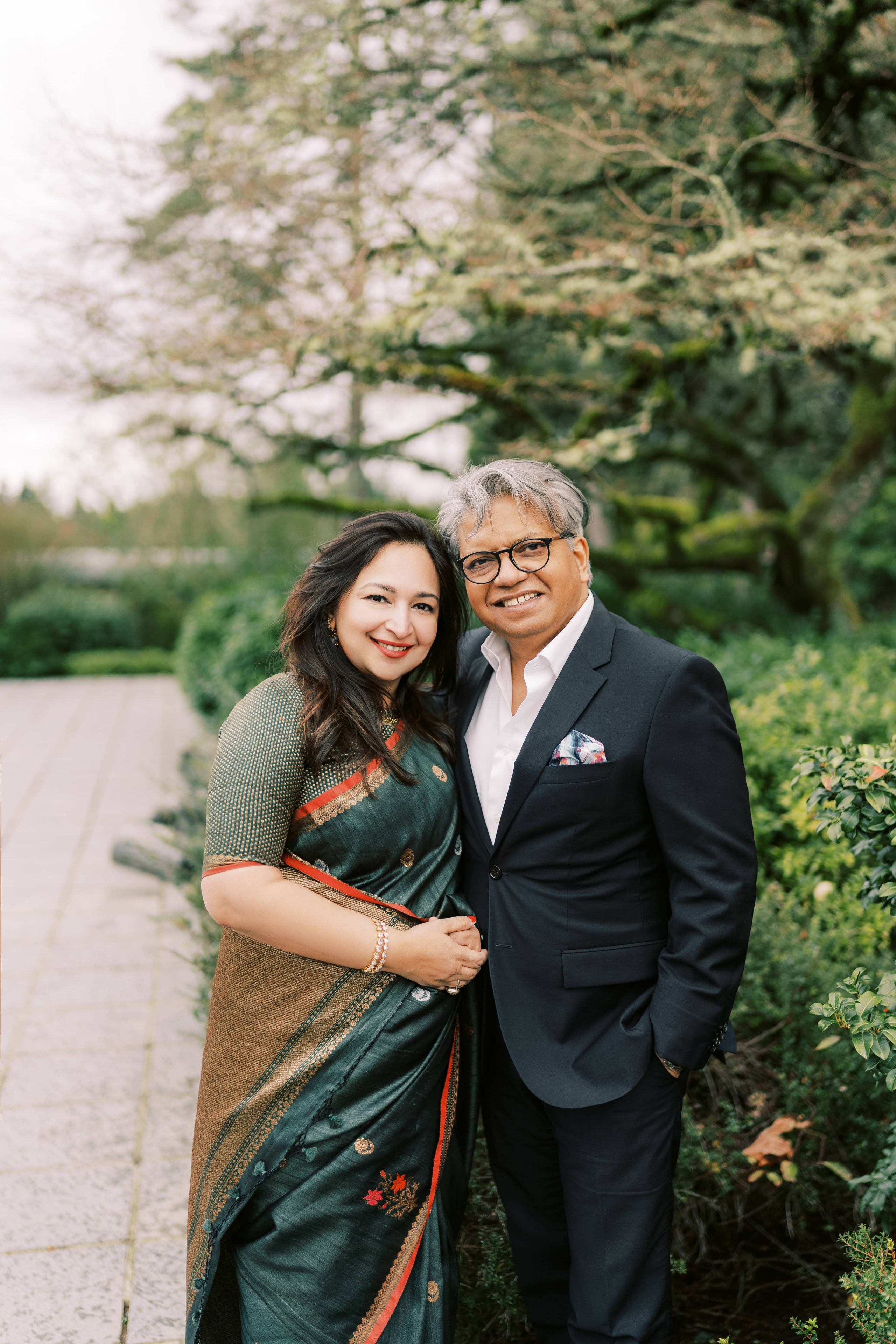 Family photoshoot at Bellevue Botanical Garden. March 2024. EVAN ARISTOV WEDDING PHOTOGRAPHY — Seattle Wedding Photographer