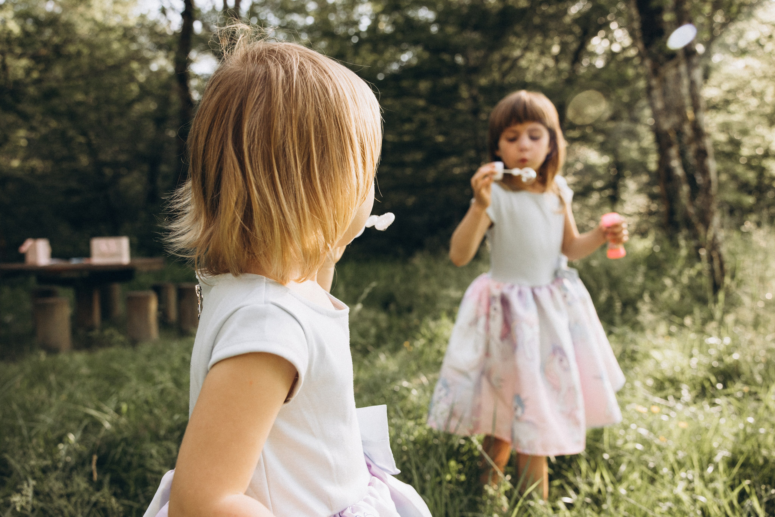 Séance photo en famille Forêt de Bouconne. Eugénie Smirnova — photographe à Toulouse et dans le sud-ouest de la France