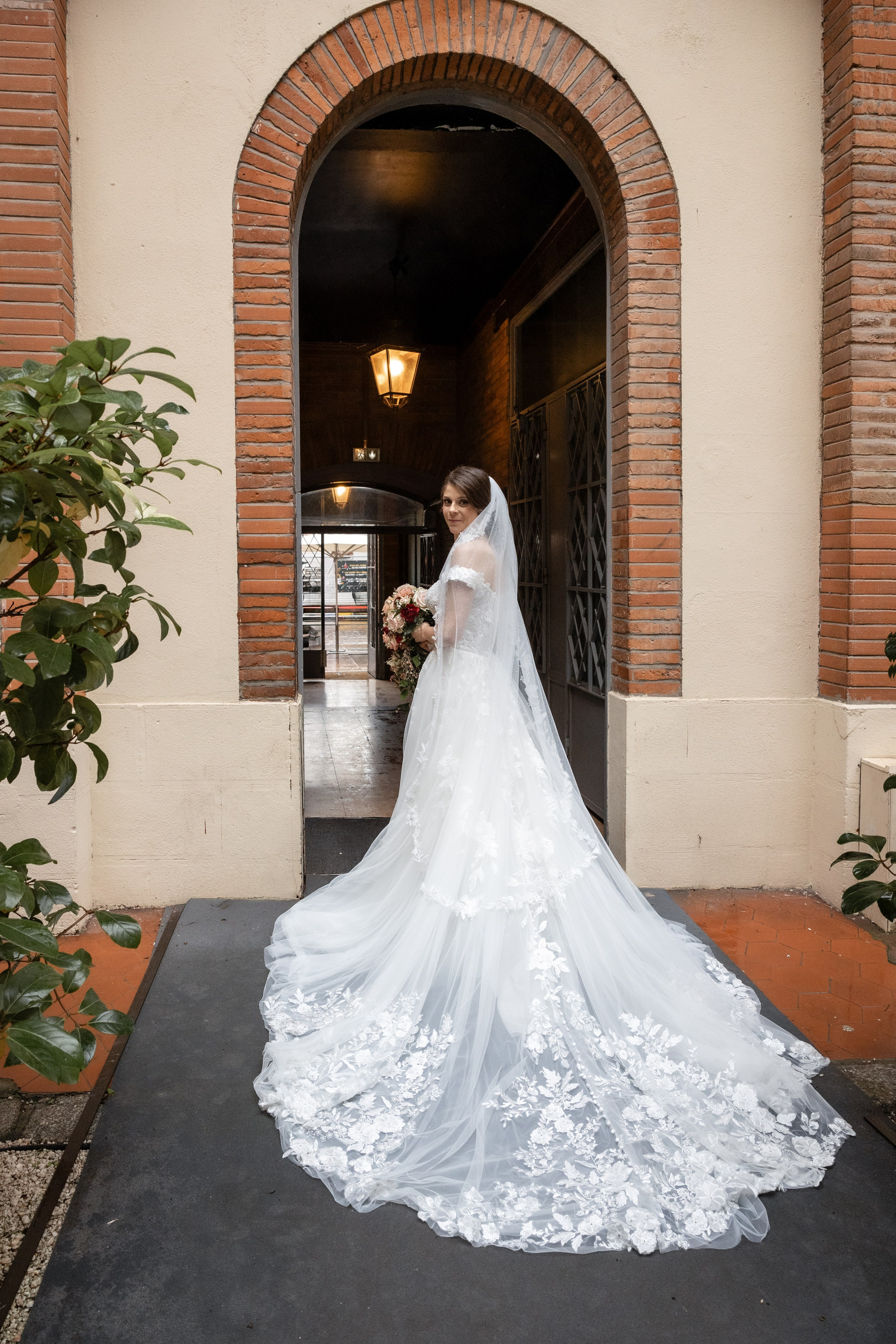 Mariage de Noël inoubliable à Toulouse, Capitole. Gillian & Scott. Eugénie Smirnova — photographe à Toulouse et dans le sud-ouest de la France