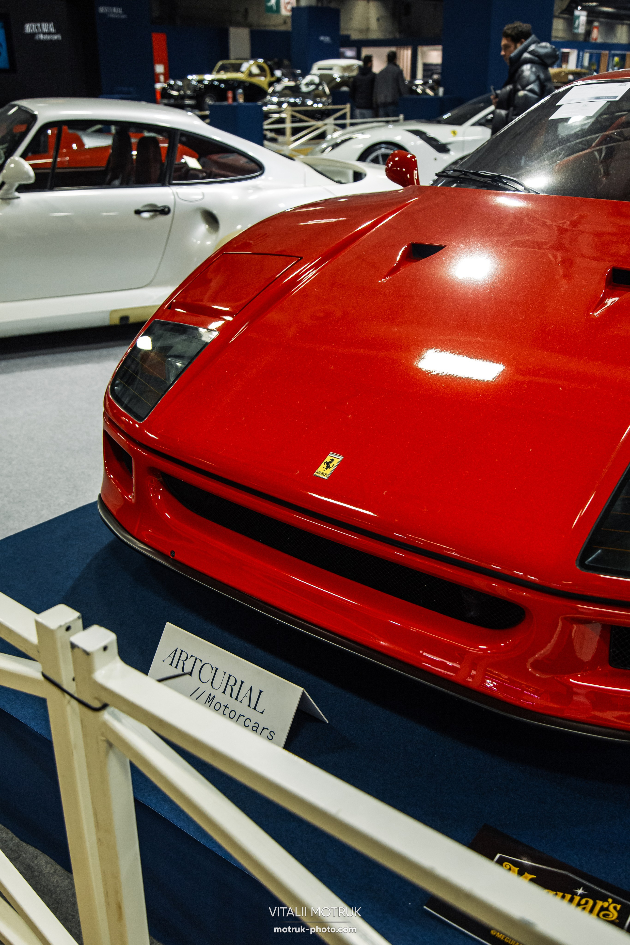 Retromobile 2023. Photographe de voitures à Paris — Vitalii Motruk