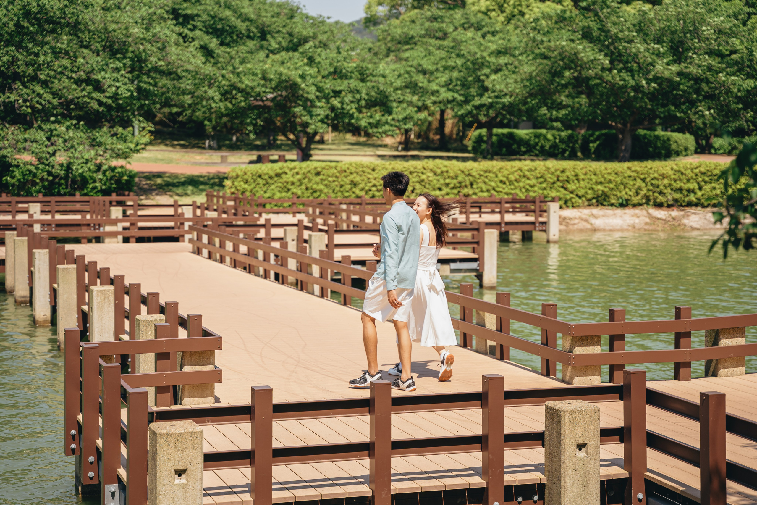Fukuoka Couple Photoshoot: Roses, Totoro Forest & Sunset Love Story