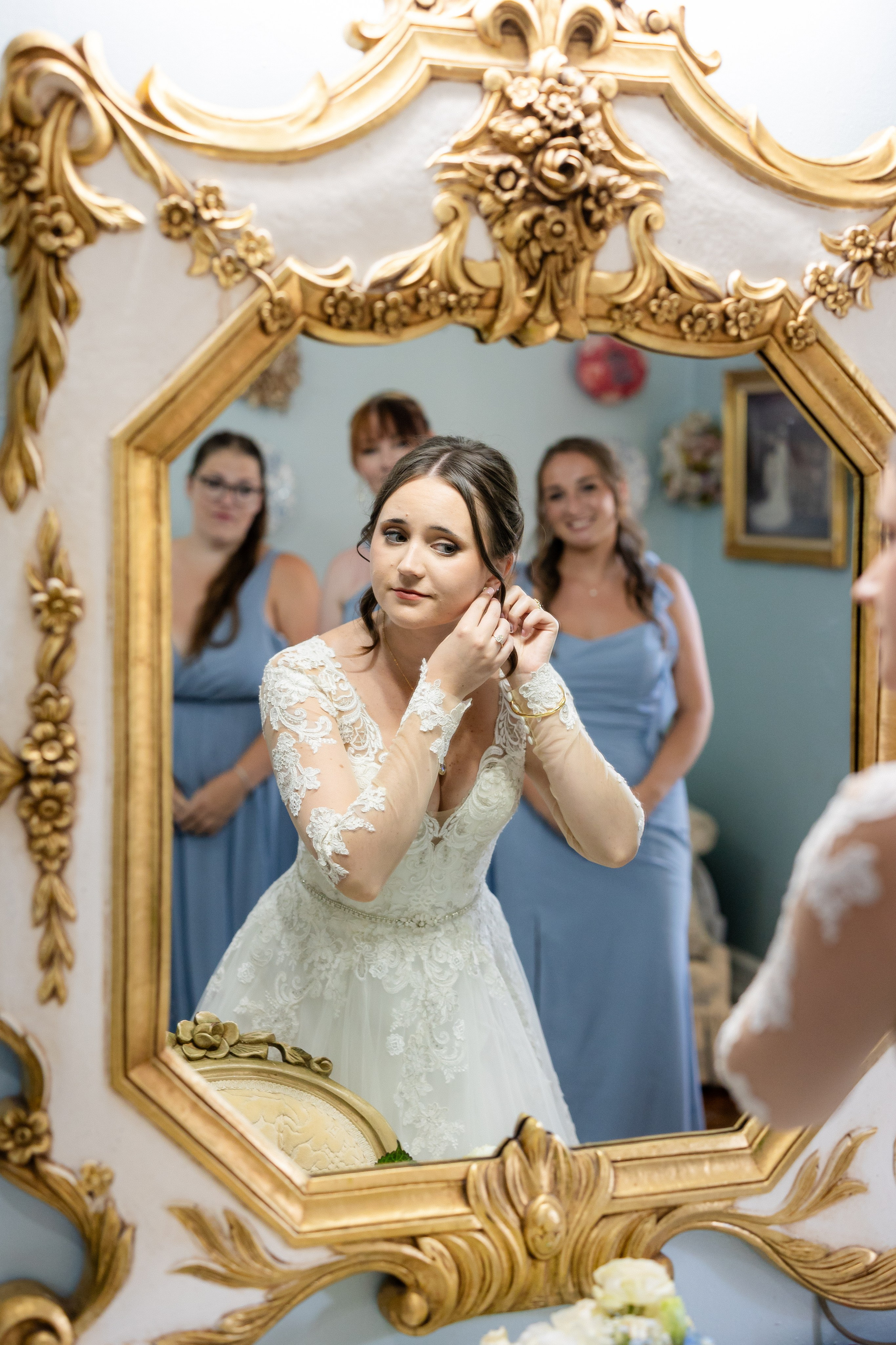 Lester & Annalise’s Romantic Summer Wedding at Gassaway Mansion in Greenville, SC. Wedding and portrait photography in Greenville SC