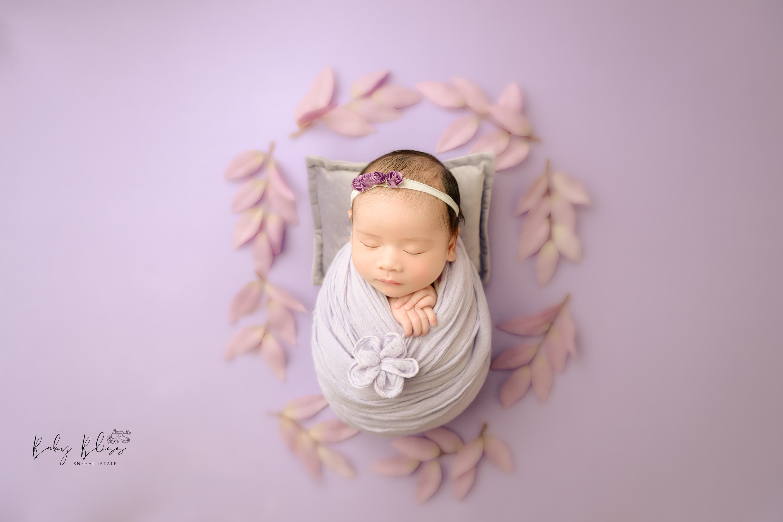 Newborn photo session in Doha Qatar, baby, sitter, cake smash, pre-birthday, maternity, family photographer in Doha, Qatar