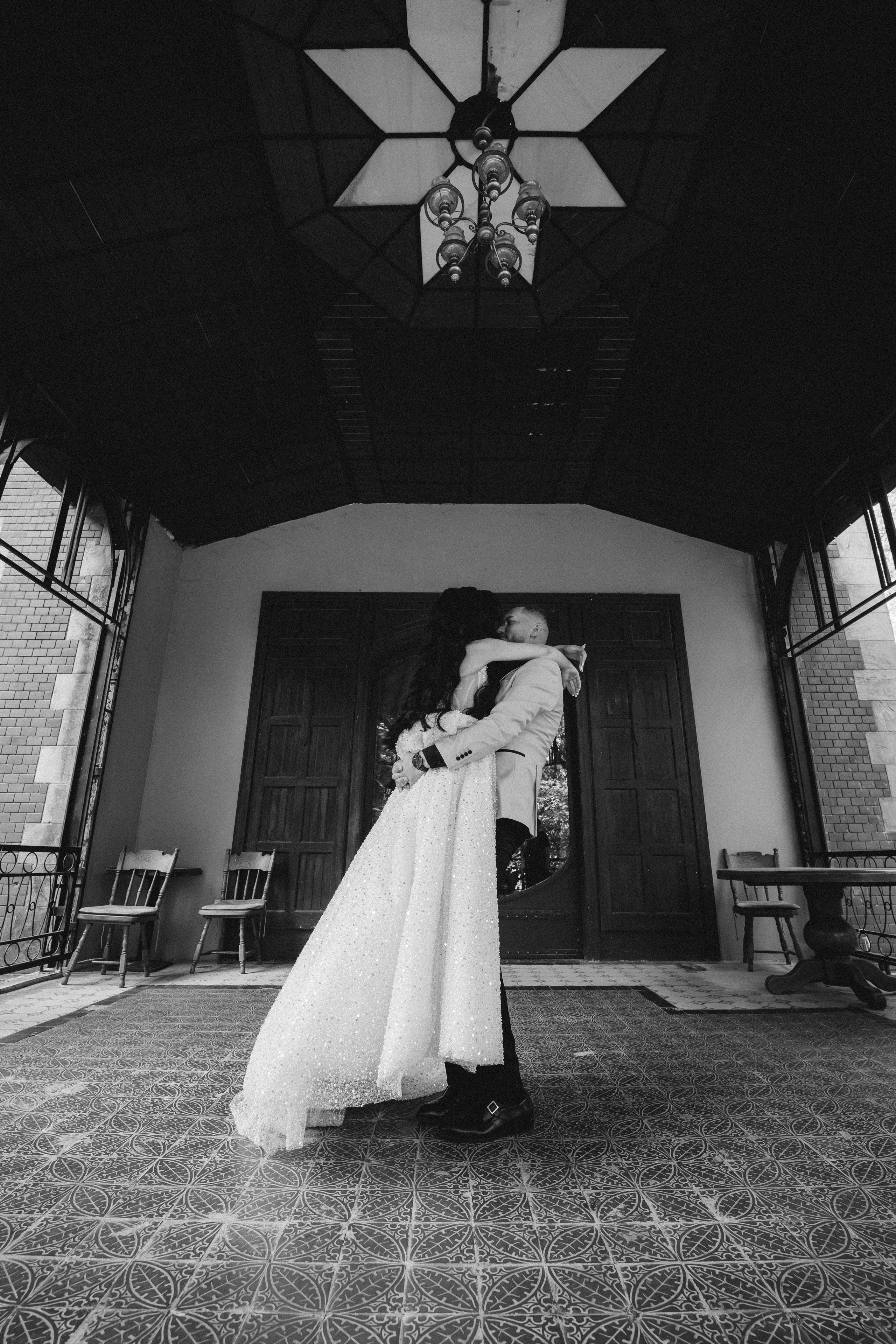 Catalina & Remus. Raw Studio. Fotograful tau de nunta!