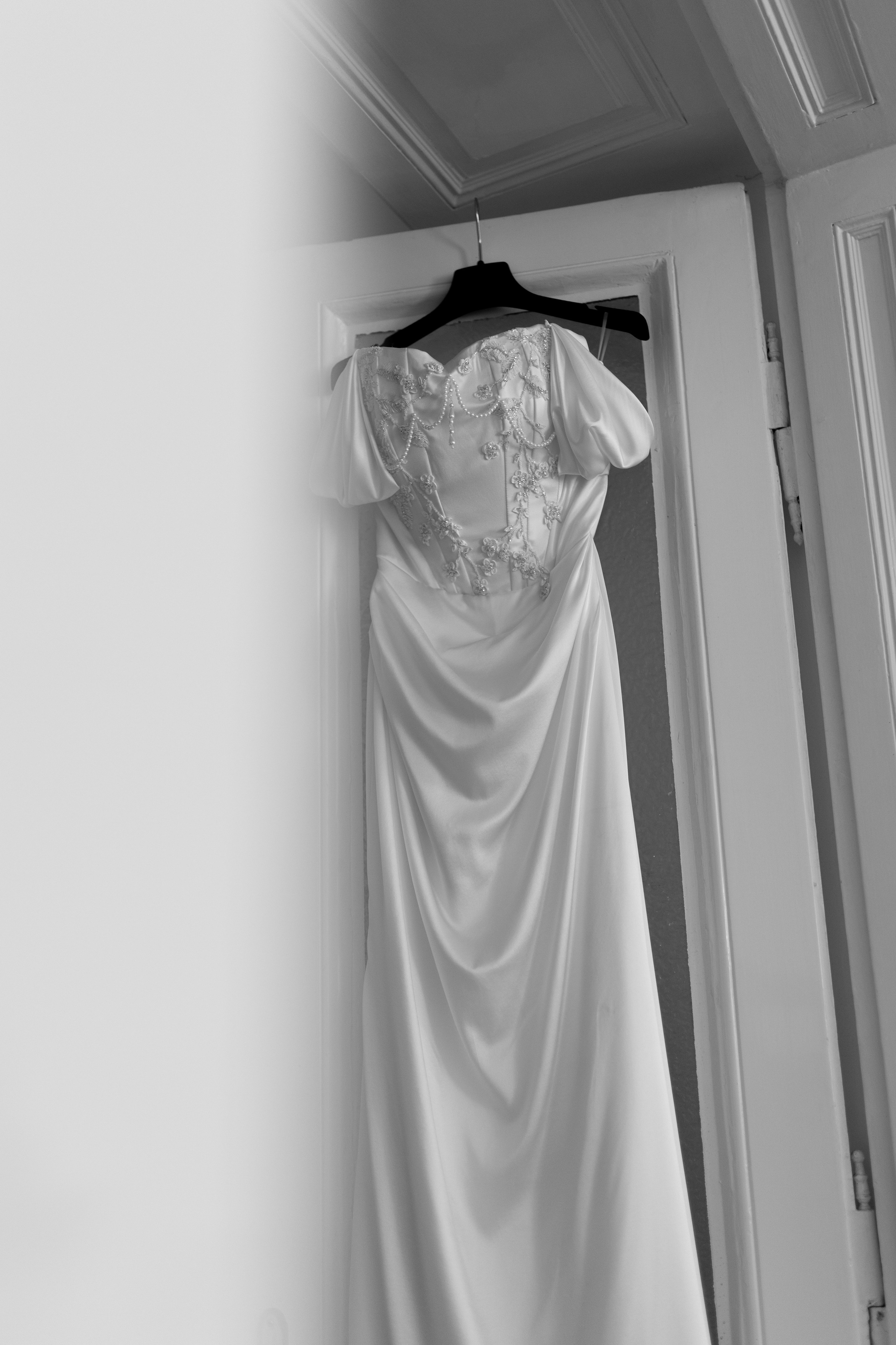 Elegant Castle Wedding in Austria | Alwin & Ruth’s Fairytale Celebration. Wedding photographer and videographer based in Timisoara, Romania