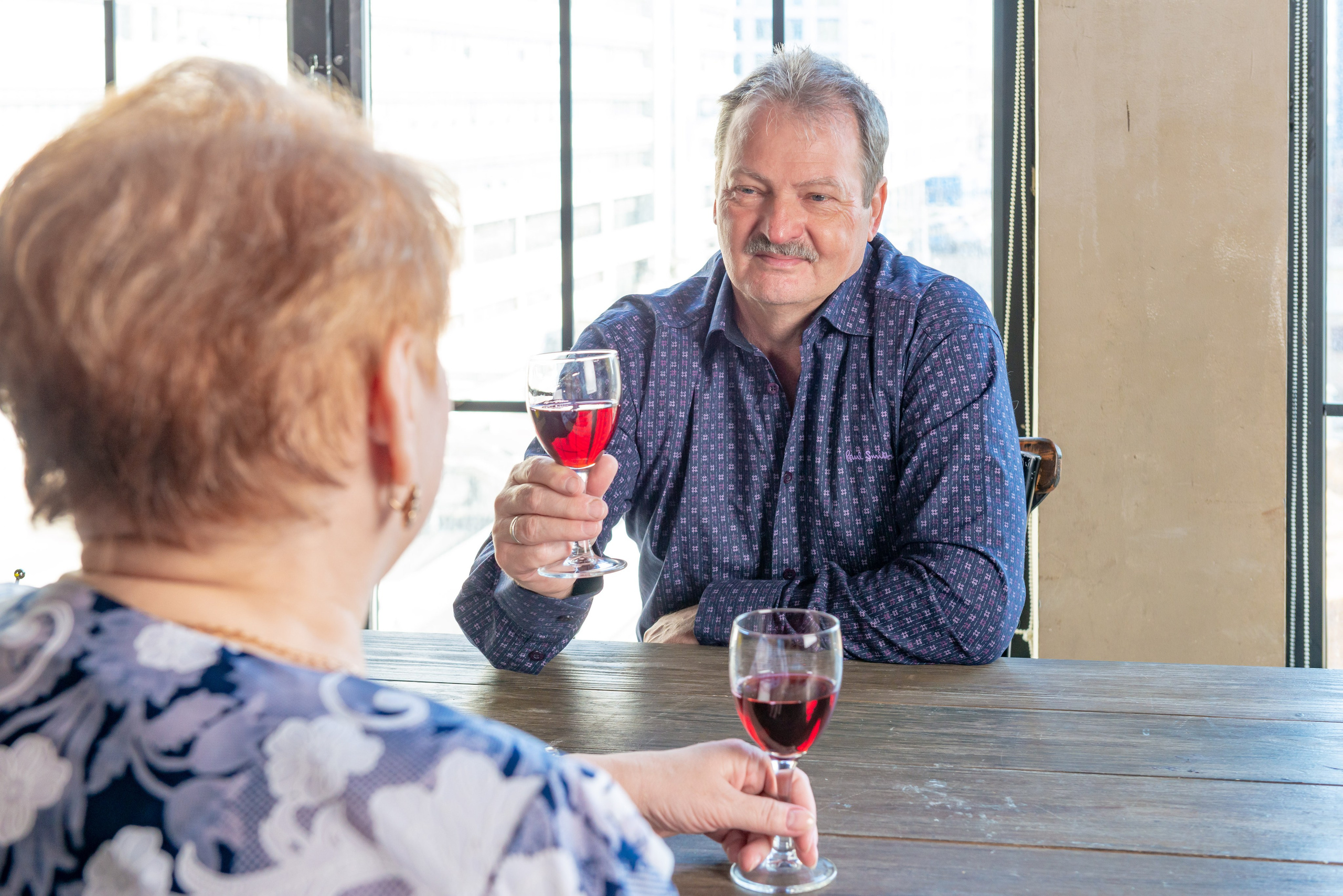 Photosession of a married couple in the studio. FOTÓGRAFO MÉXICO QUINTANA ROO