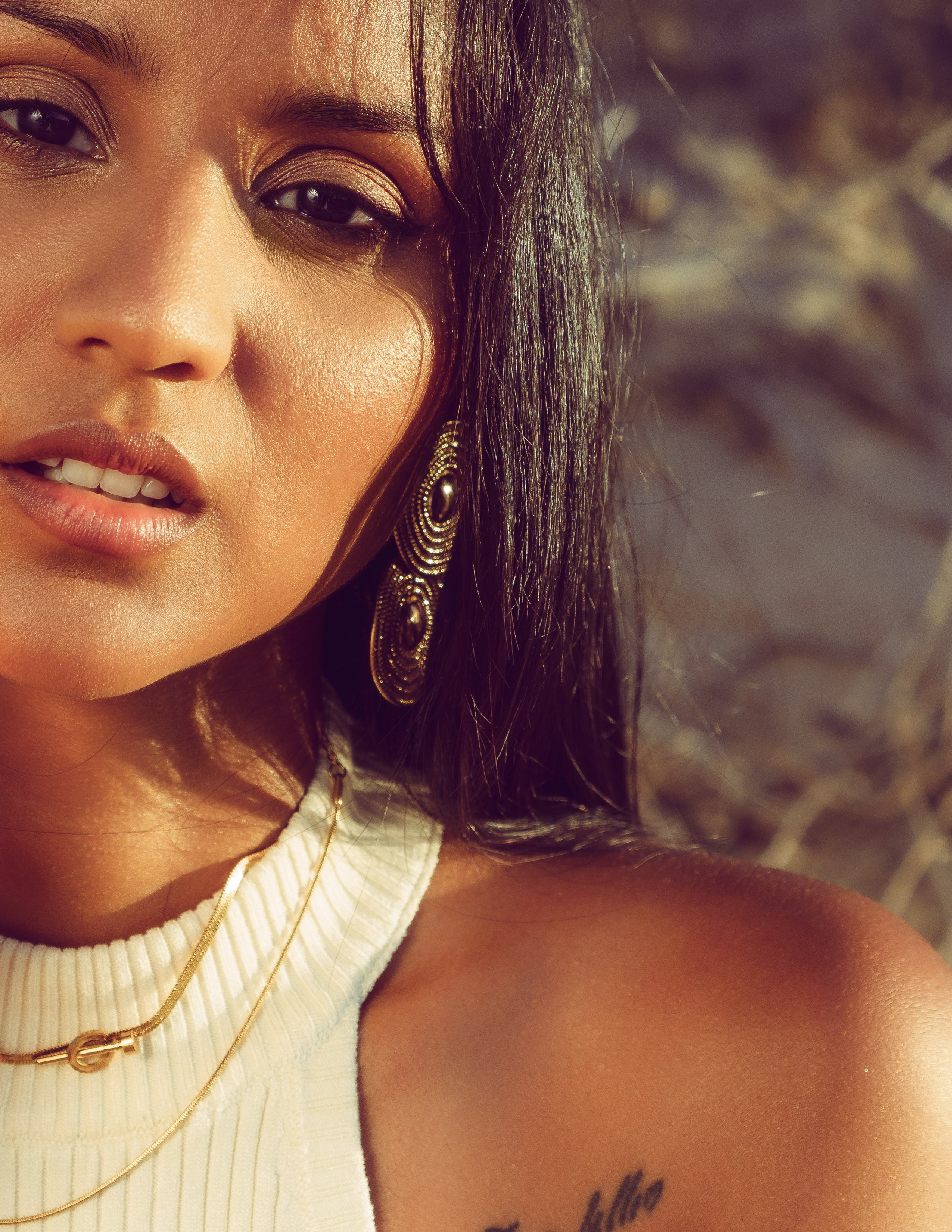 Romantic Portrait by the Sea: Sunset Shoot in Guardamar — Photographer Andrey Lukovnikov