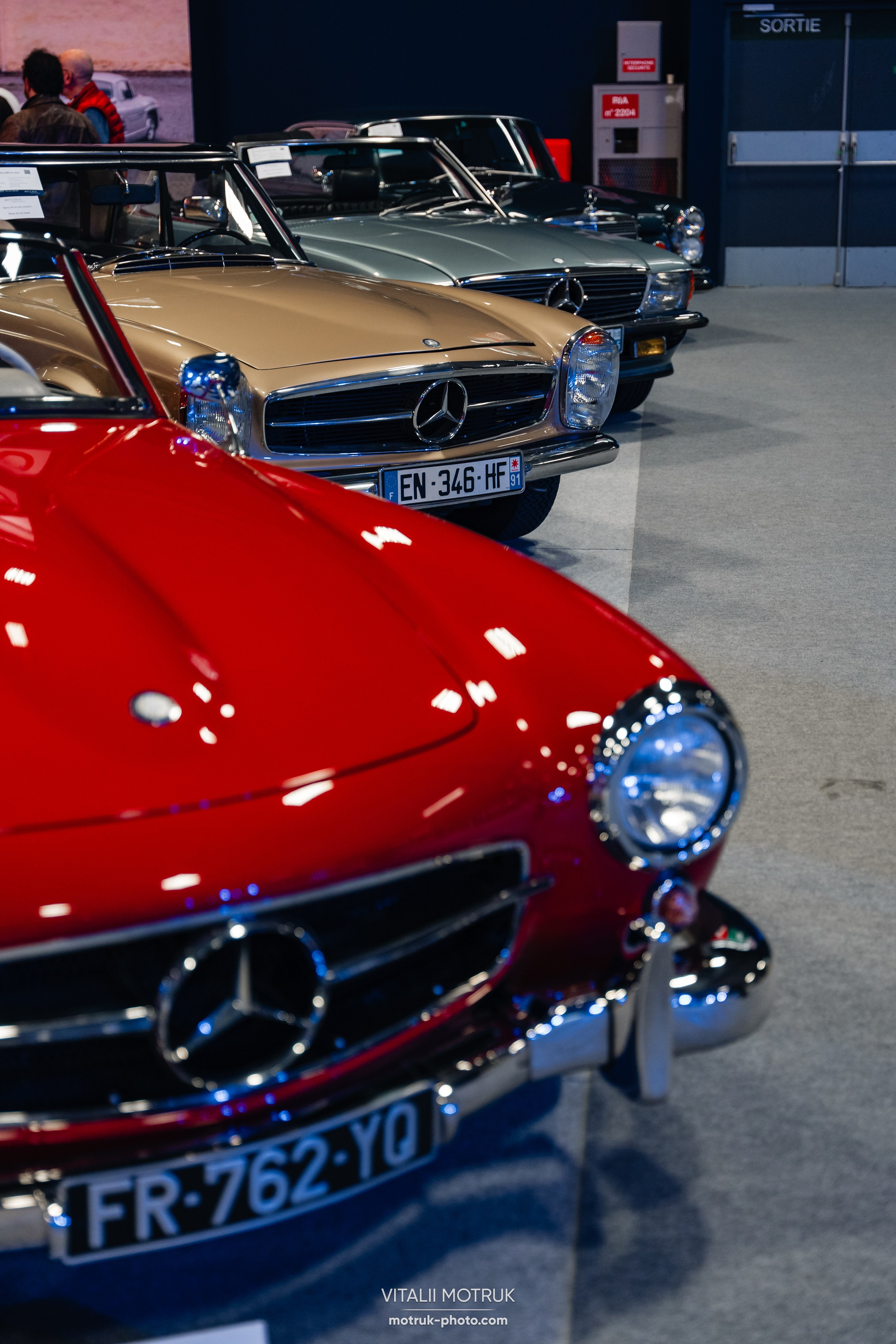 Retromobile-2024. Photographe de voitures à Paris — Vitalii Motruk