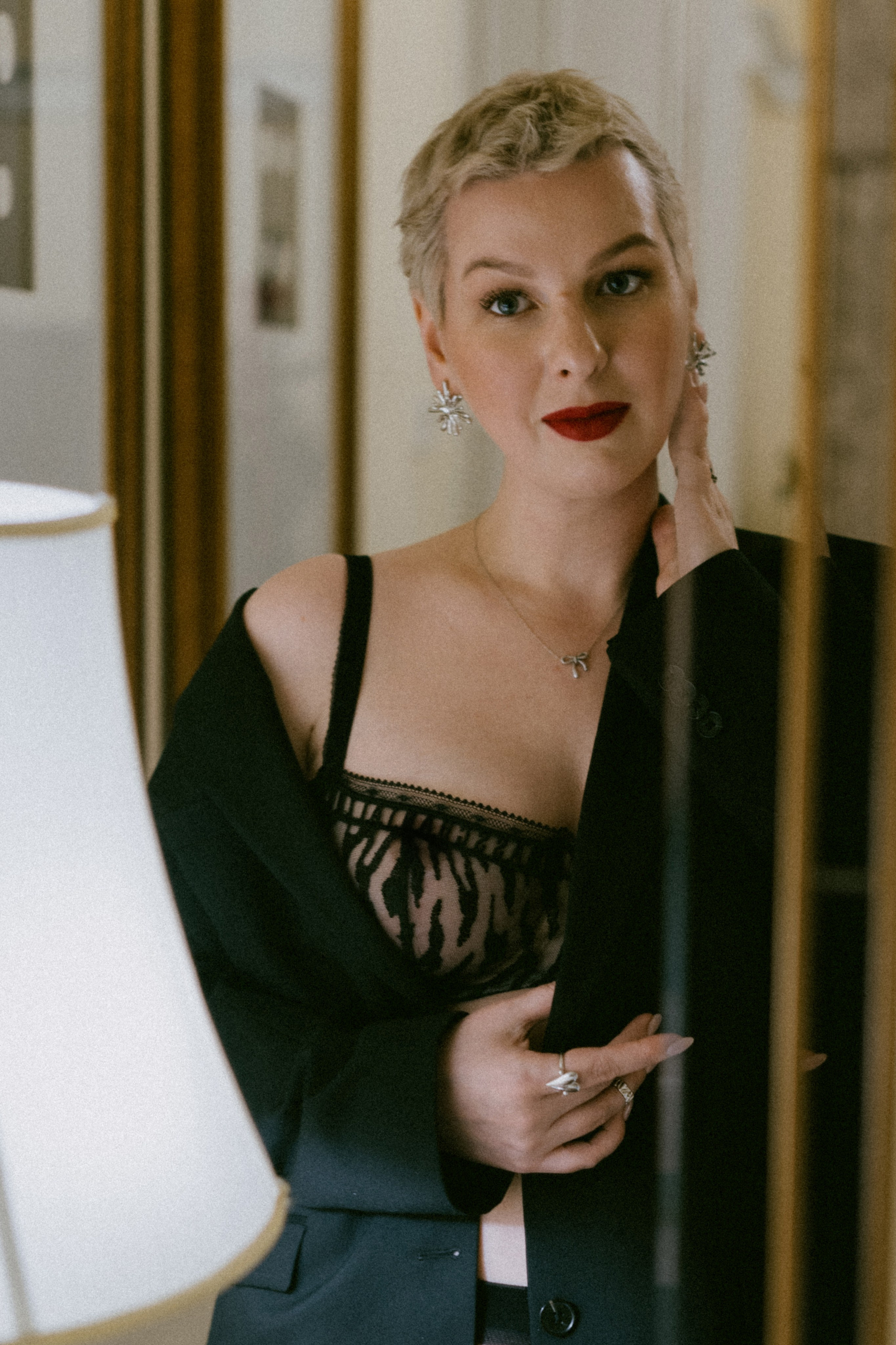 Luxury Boudoir Photography NYC | Four Seasons Hotel Photo Sessions. Videographer and photographer in New York // MAKAROV.VIDEO